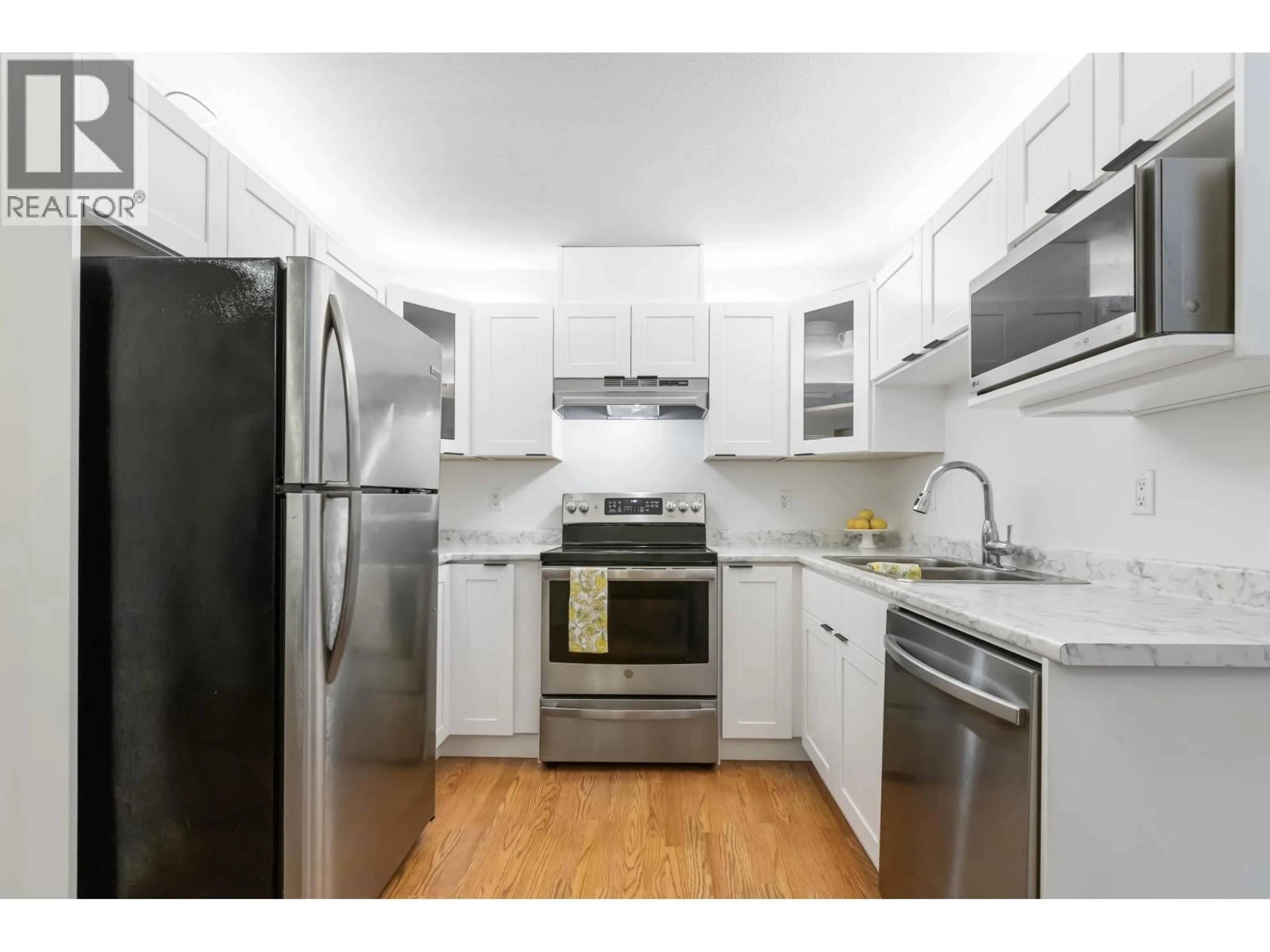 Standard kitchen, wood/laminate floor for 311 - 22611 116 AVENUE, Maple Ridge British Columbia V2X0W7