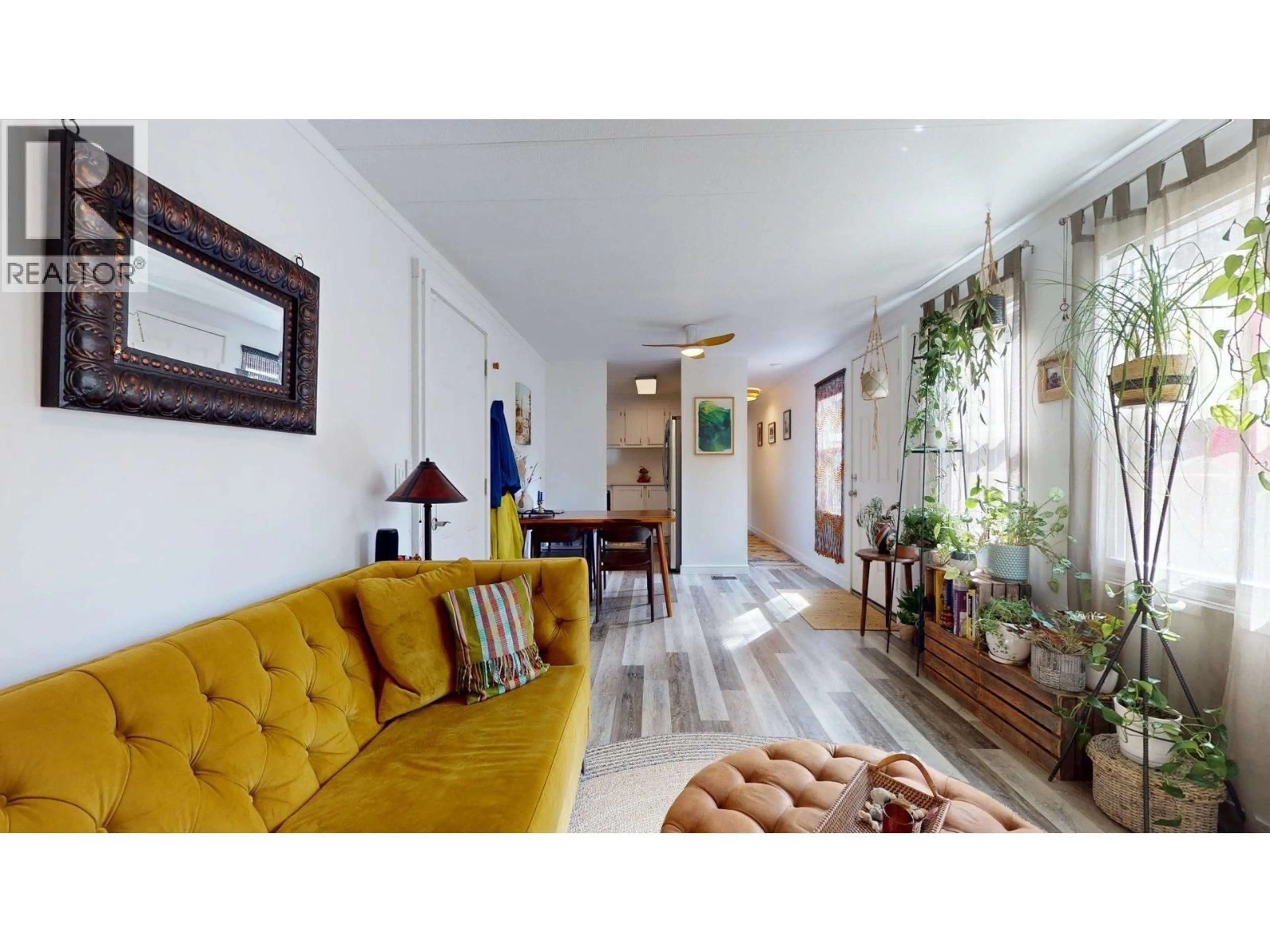 Living room with furniture, unknown for 98 - 1830 MAMQUAM ROAD, Squamish British Columbia V0N1T0