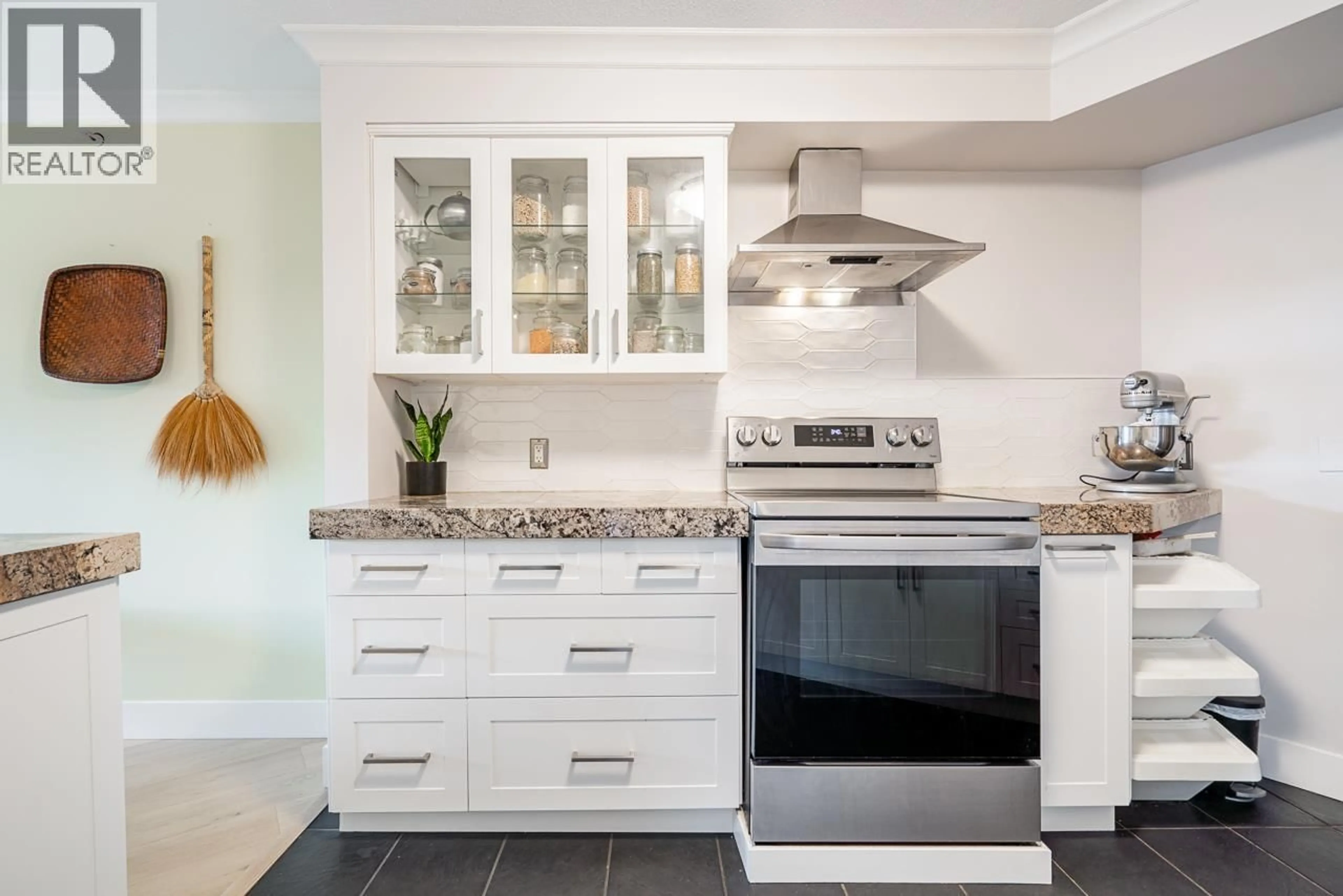 Contemporary kitchen, ceramic/tile floor for 111 - 1236 8TH AVENUE, Vancouver British Columbia V6H3Y9