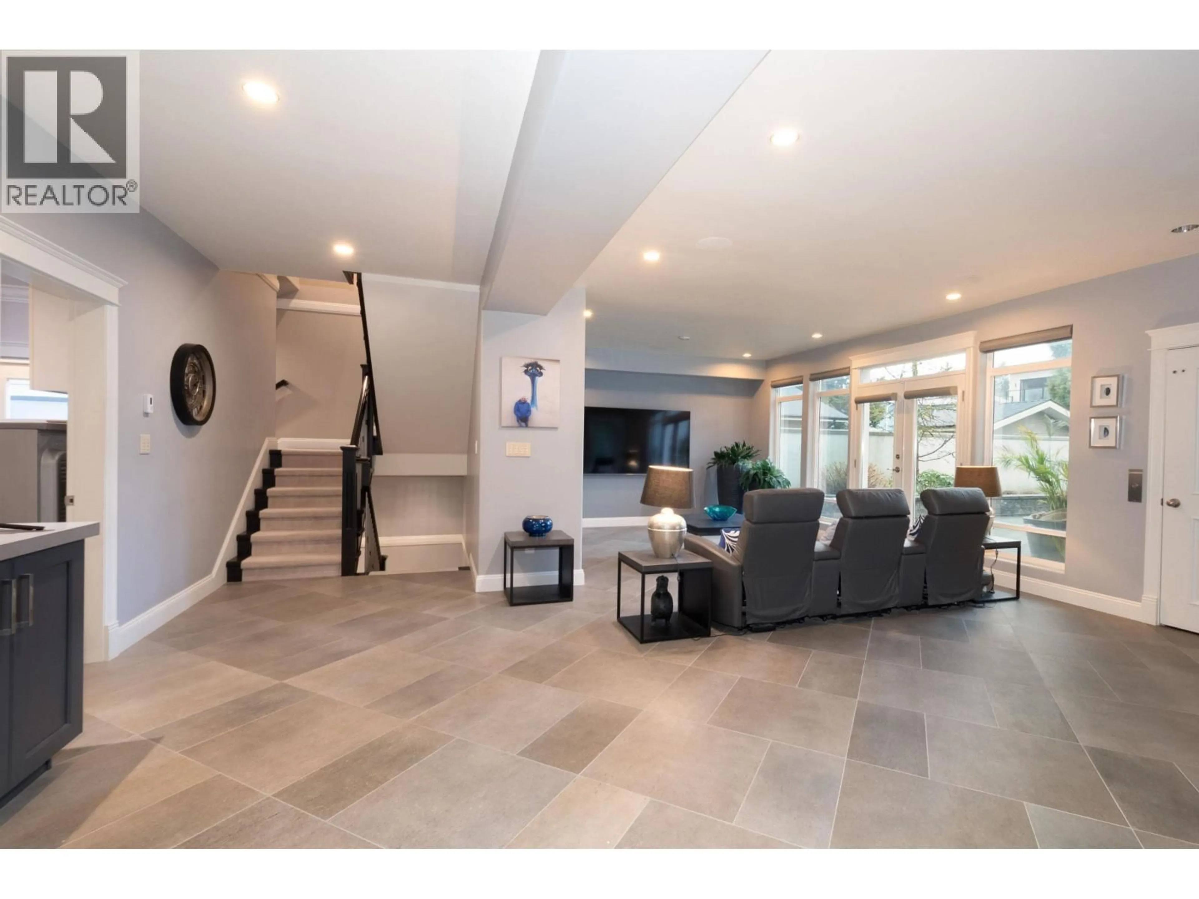 Indoor foyer for 1131 MILFORD AVENUE, Coquitlam British Columbia V3J2V4