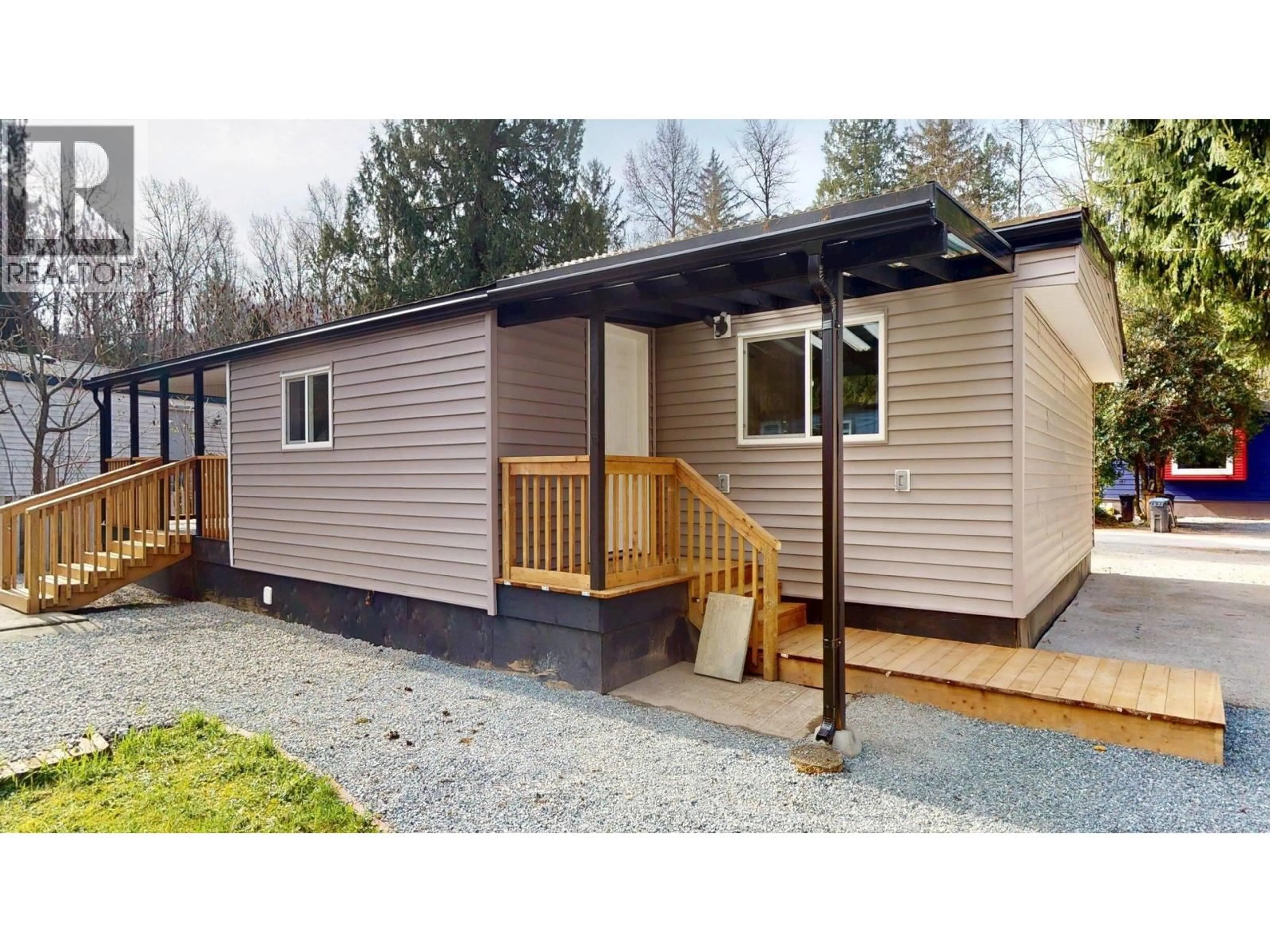 Home with vinyl exterior material, street for 144 - 1830 MAMQUAM ROAD, Squamish British Columbia V0N1T0