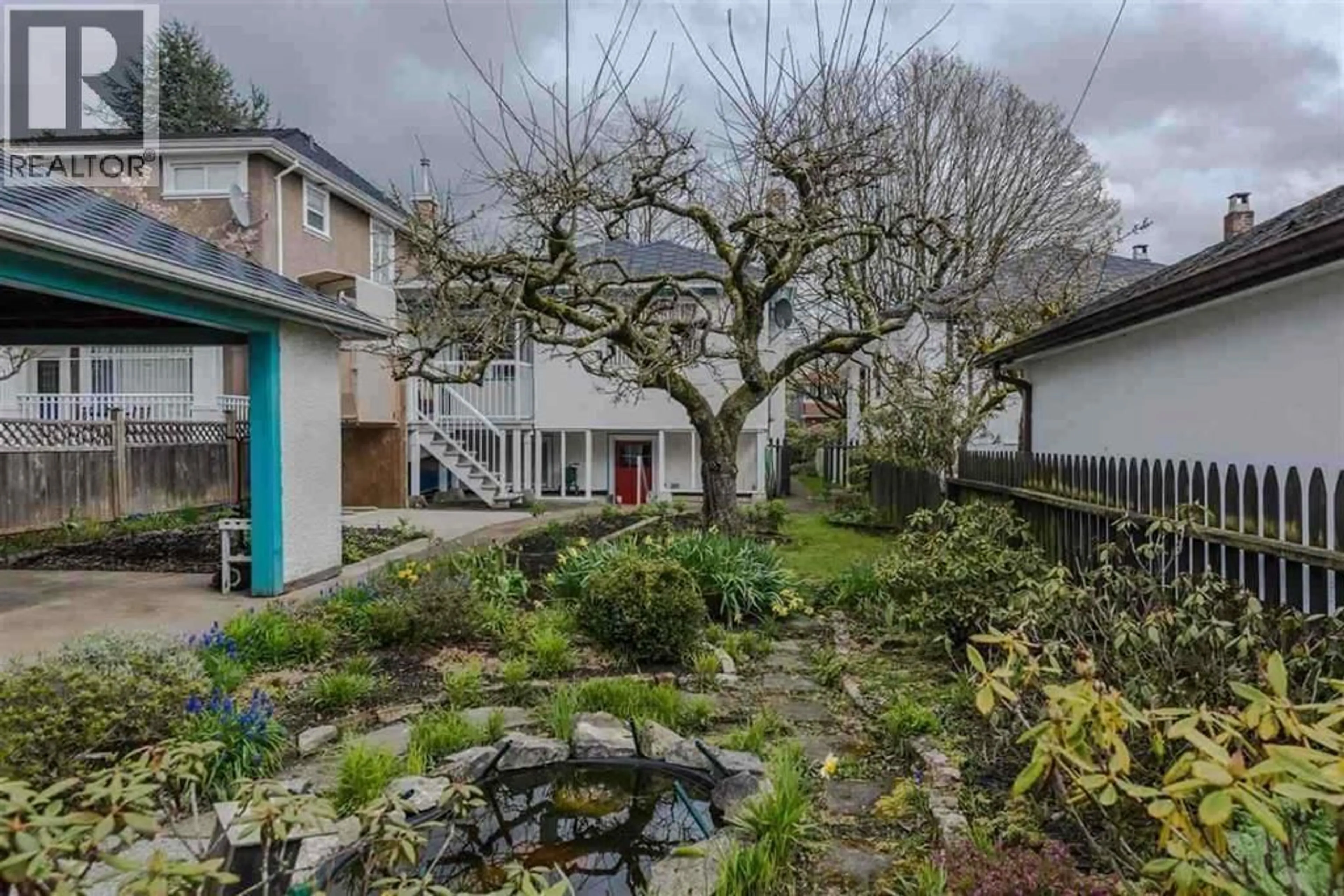 A pic from outside/outdoor area/front of a property/back of a property/a pic from drone, street for 7935 HUDSON STREET, Vancouver British Columbia V6P4L9