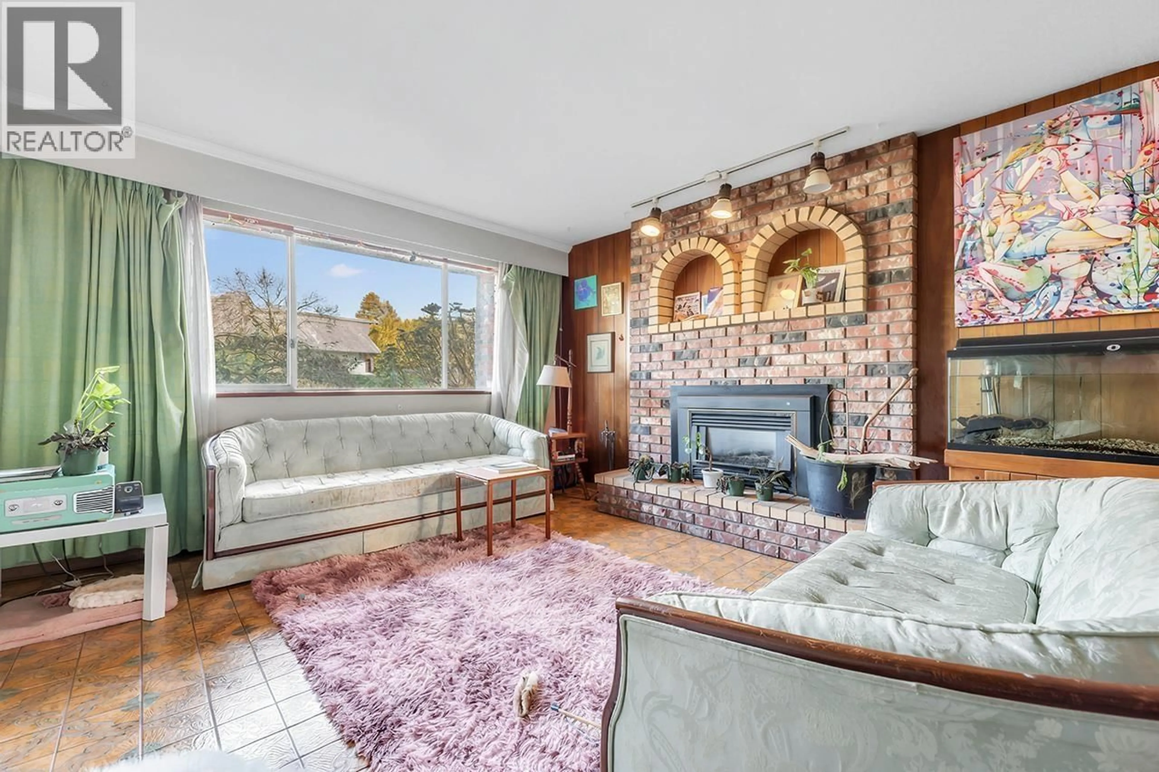 Living room with furniture, ceramic/tile floor for 4710 UNION STREET, Burnaby British Columbia V5C2Y4