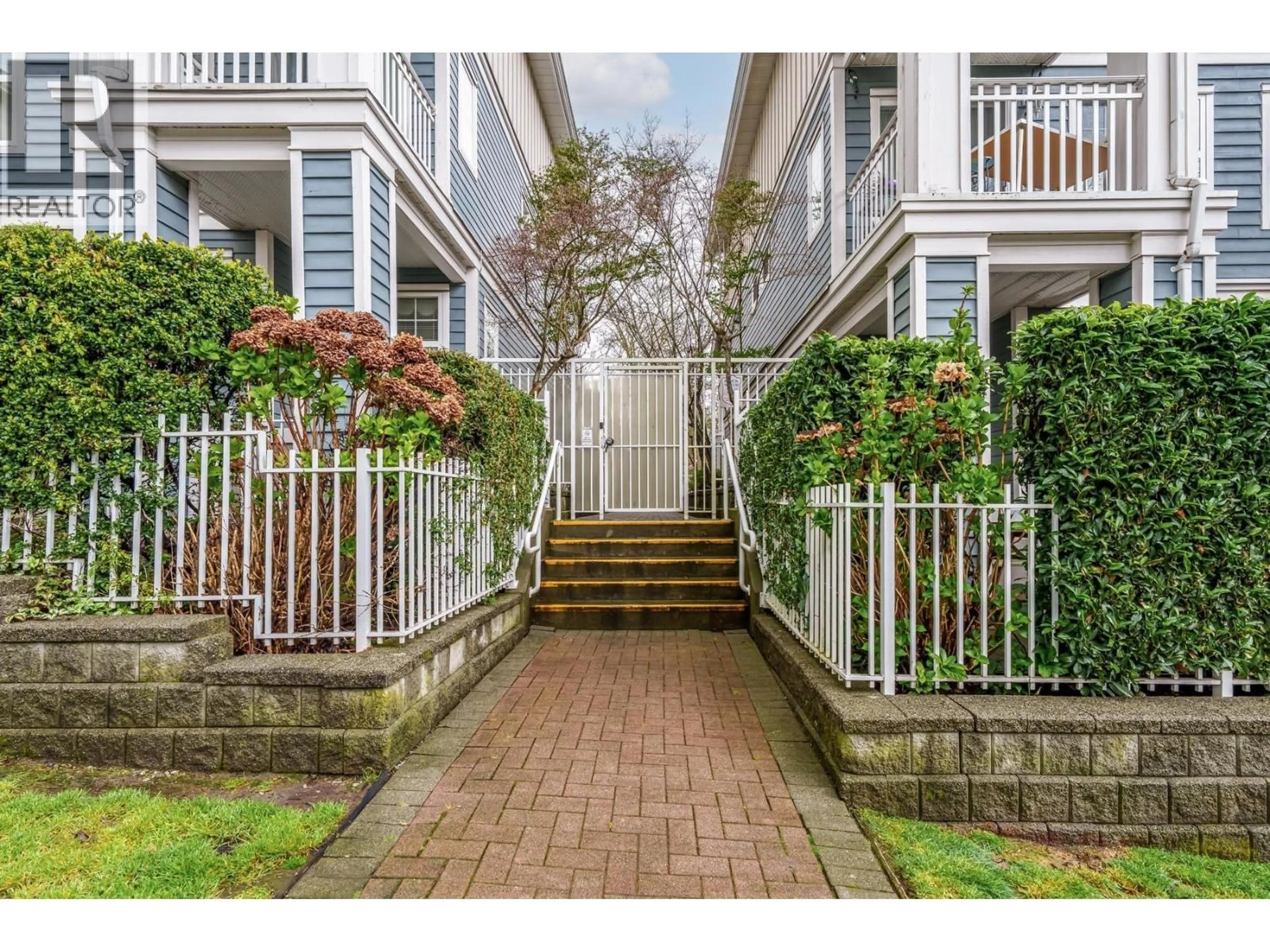 Unknown for 49 - 123 SEVENTH STREET, New Westminster British Columbia V3M6Y2