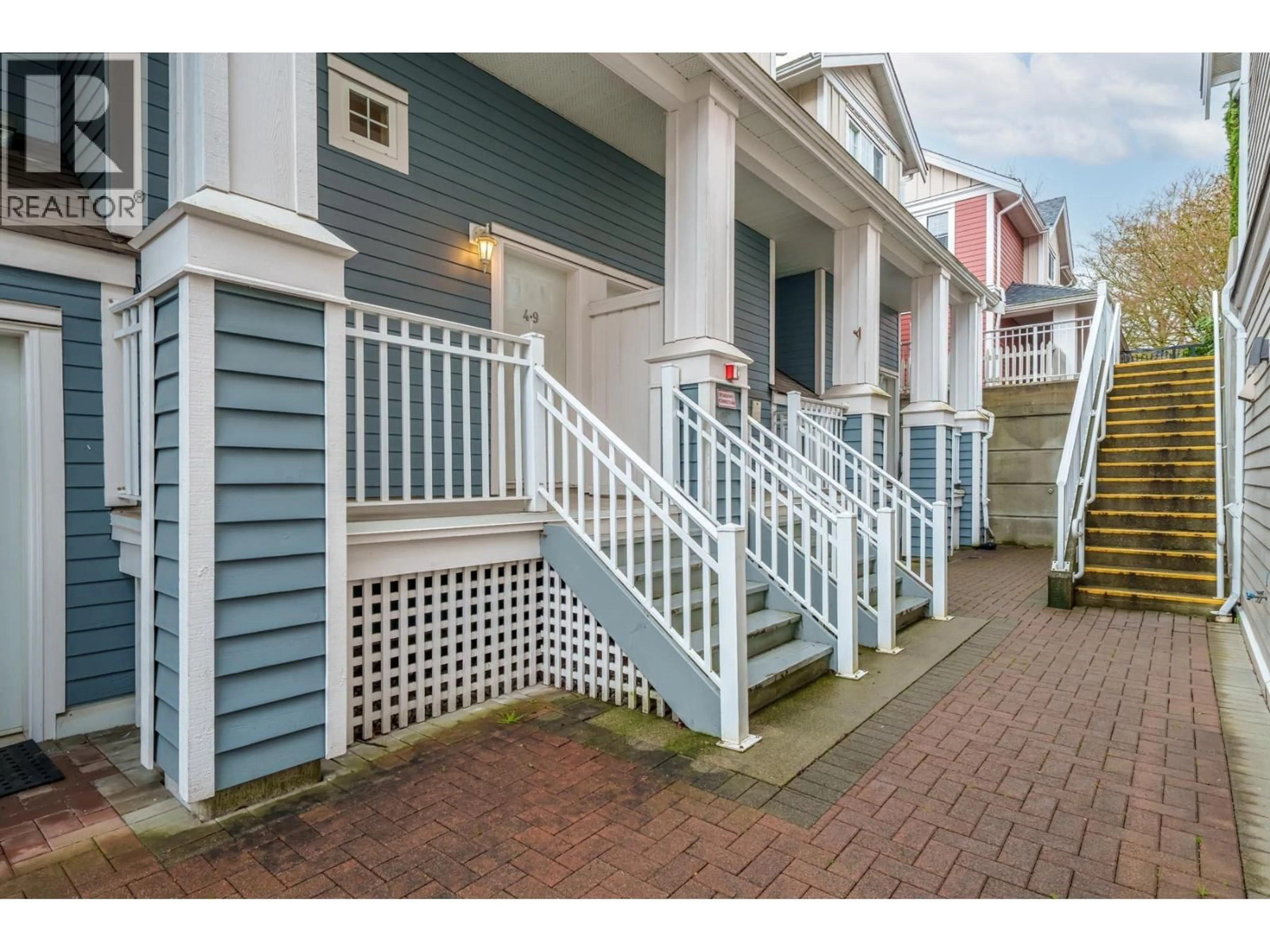 Unknown for 49 - 123 SEVENTH STREET, New Westminster British Columbia V3M6Y2