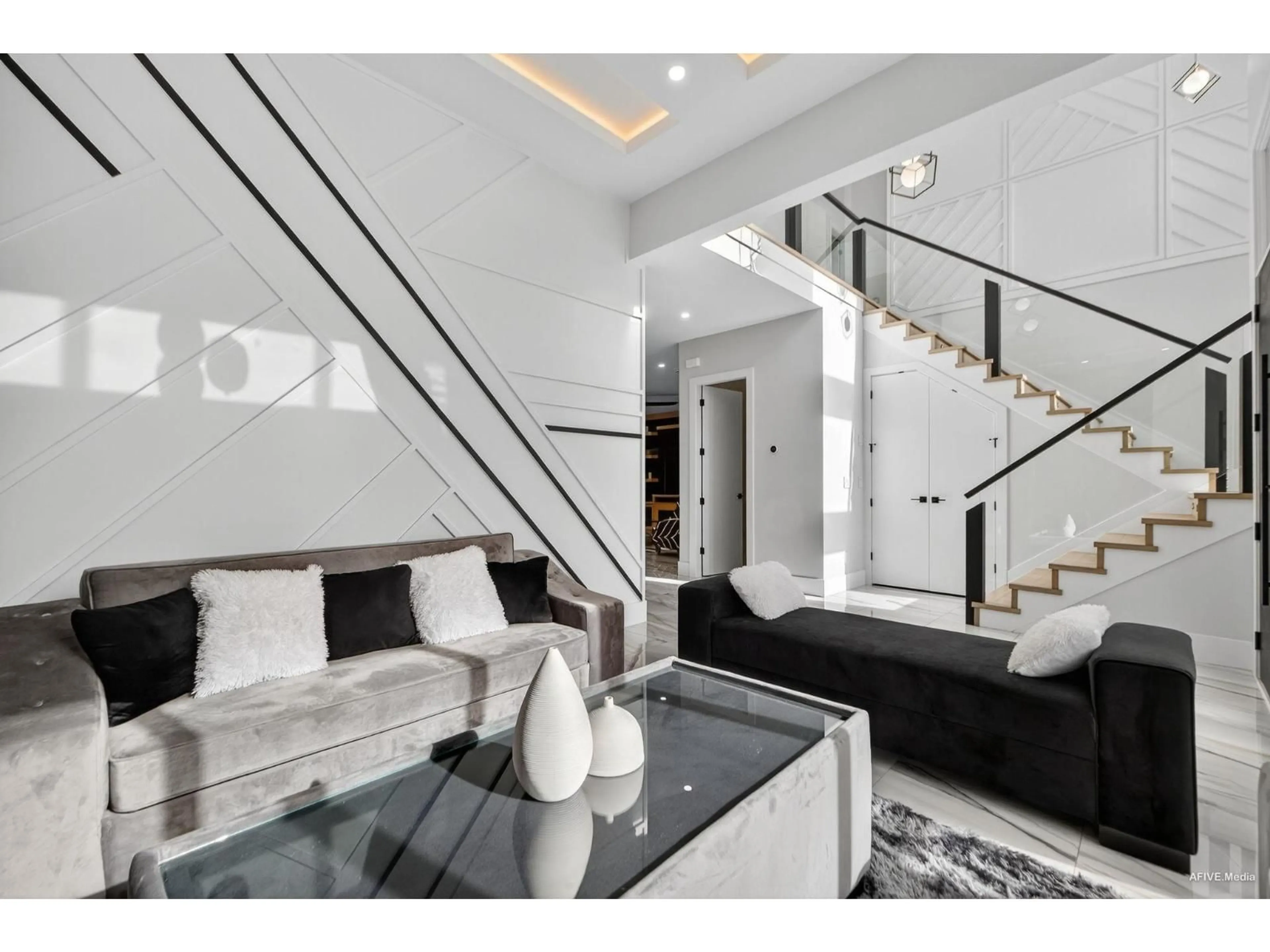 Unknown for 15363 94 AVENUE, Surrey British Columbia V3R1E2