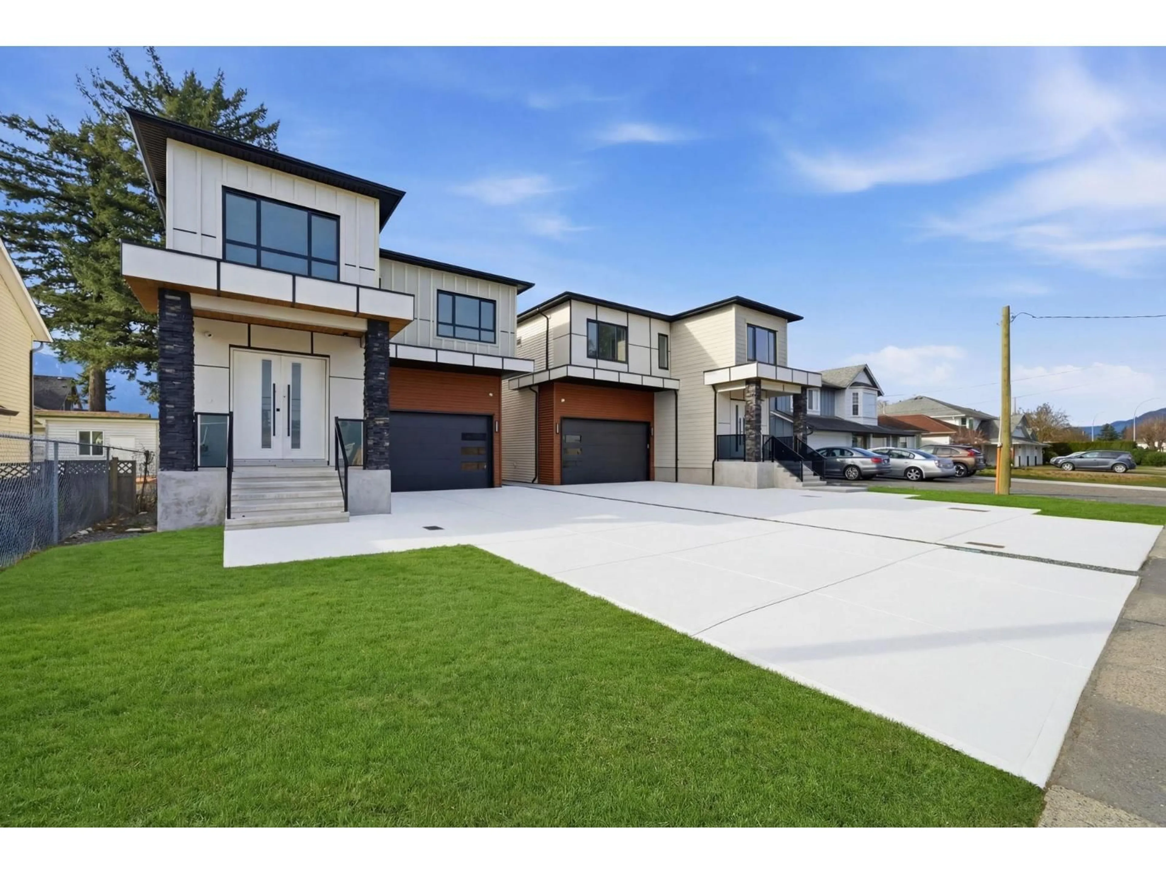 A pic from outside/outdoor area/front of a property/back of a property/a pic from drone, street for 45130 WATSON ROAD, Chilliwack British Columbia V2R3R5