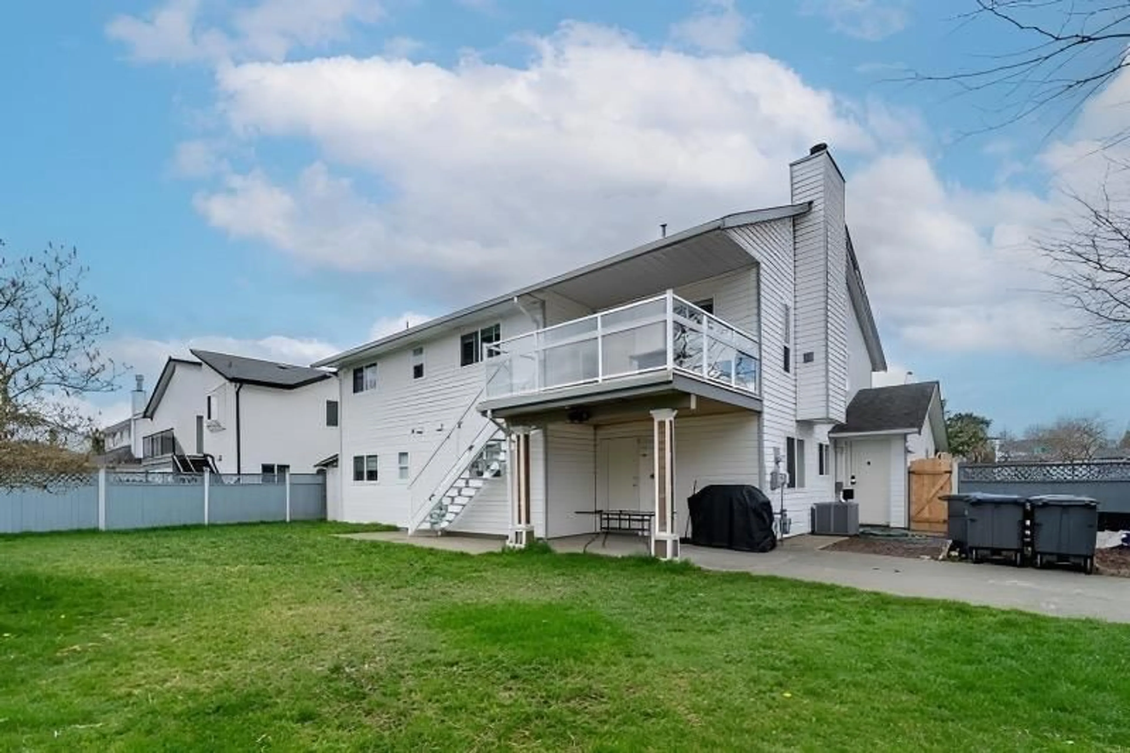 Unknown for 9482 153 STREET, Surrey British Columbia V3R9C7