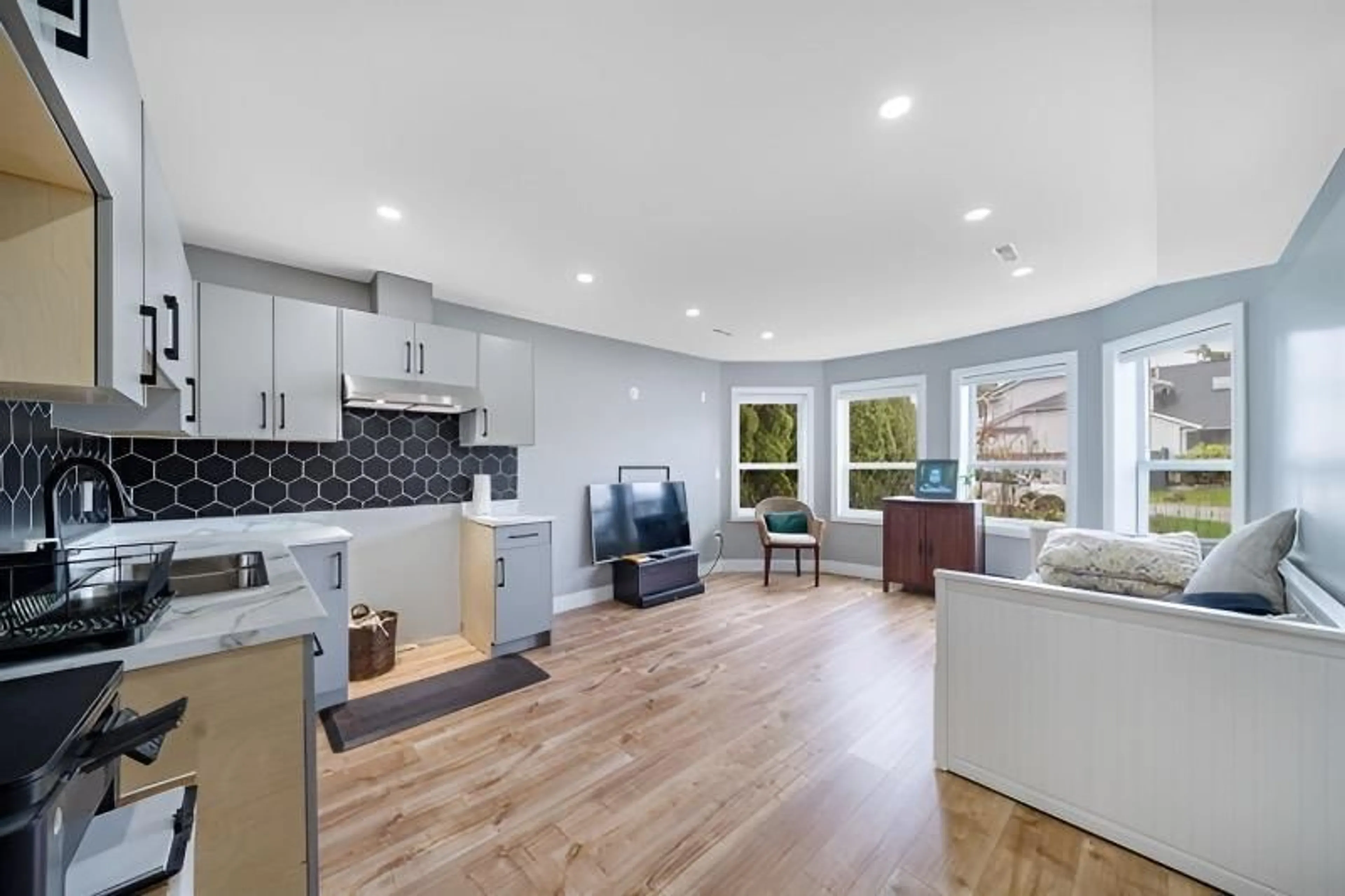 Open concept kitchen, unknown for 9482 153 STREET, Surrey British Columbia V3R9C7