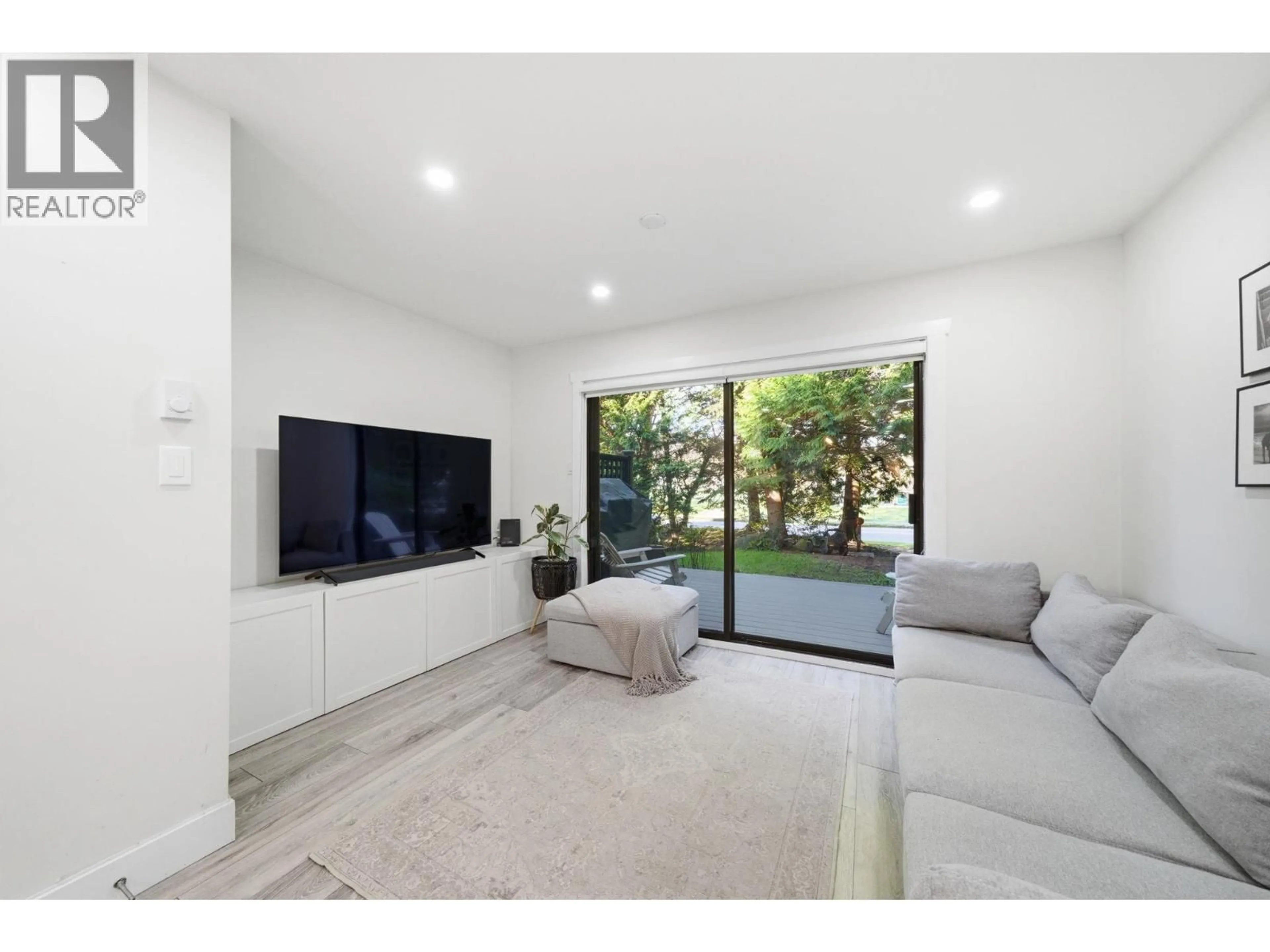 Unknown for 4328 GARDEN GROVE DRIVE, Burnaby British Columbia V5G4G6