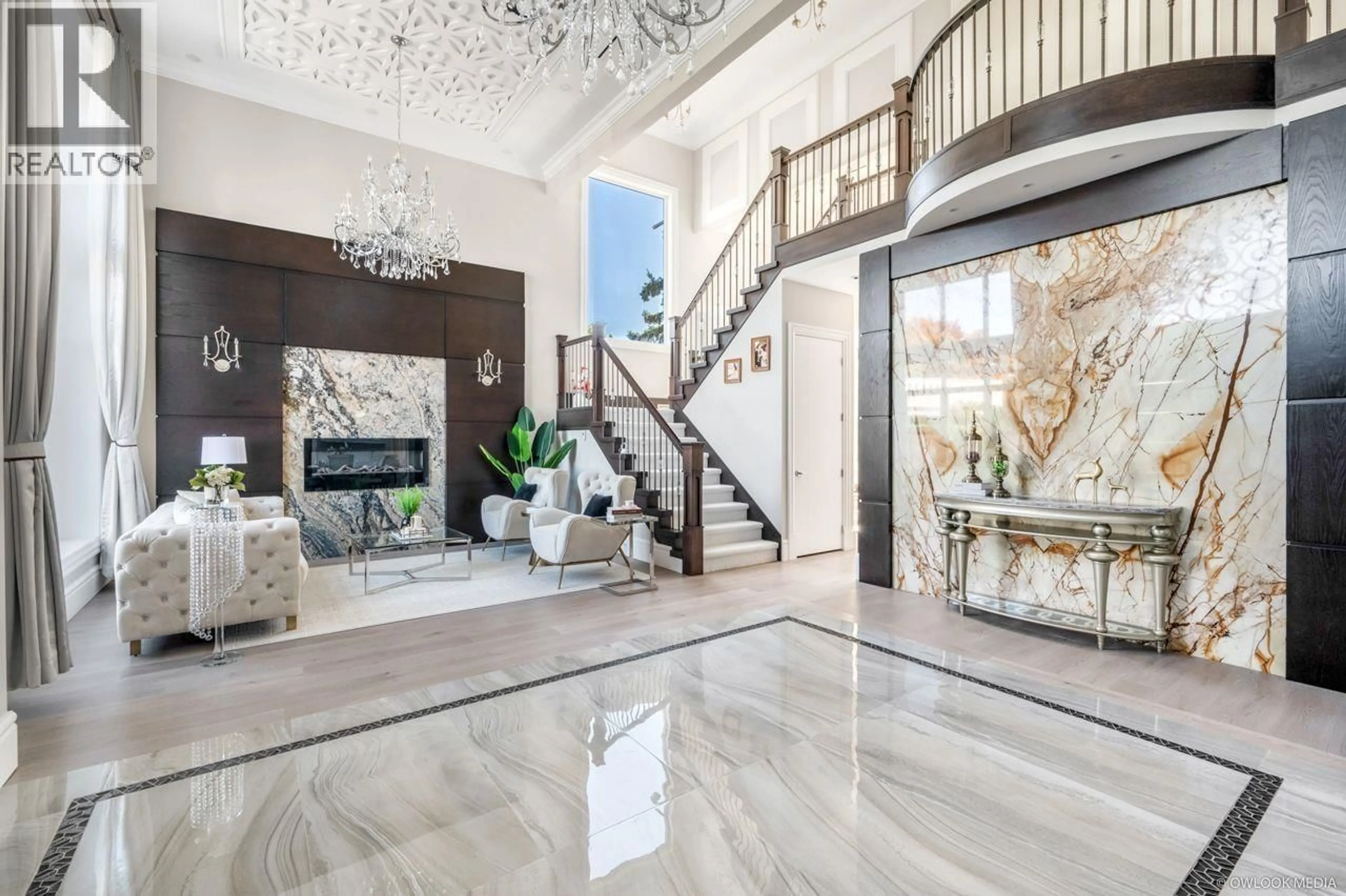 Indoor foyer for 4760 LARKSPUR AVENUE, Richmond British Columbia V7C2J3