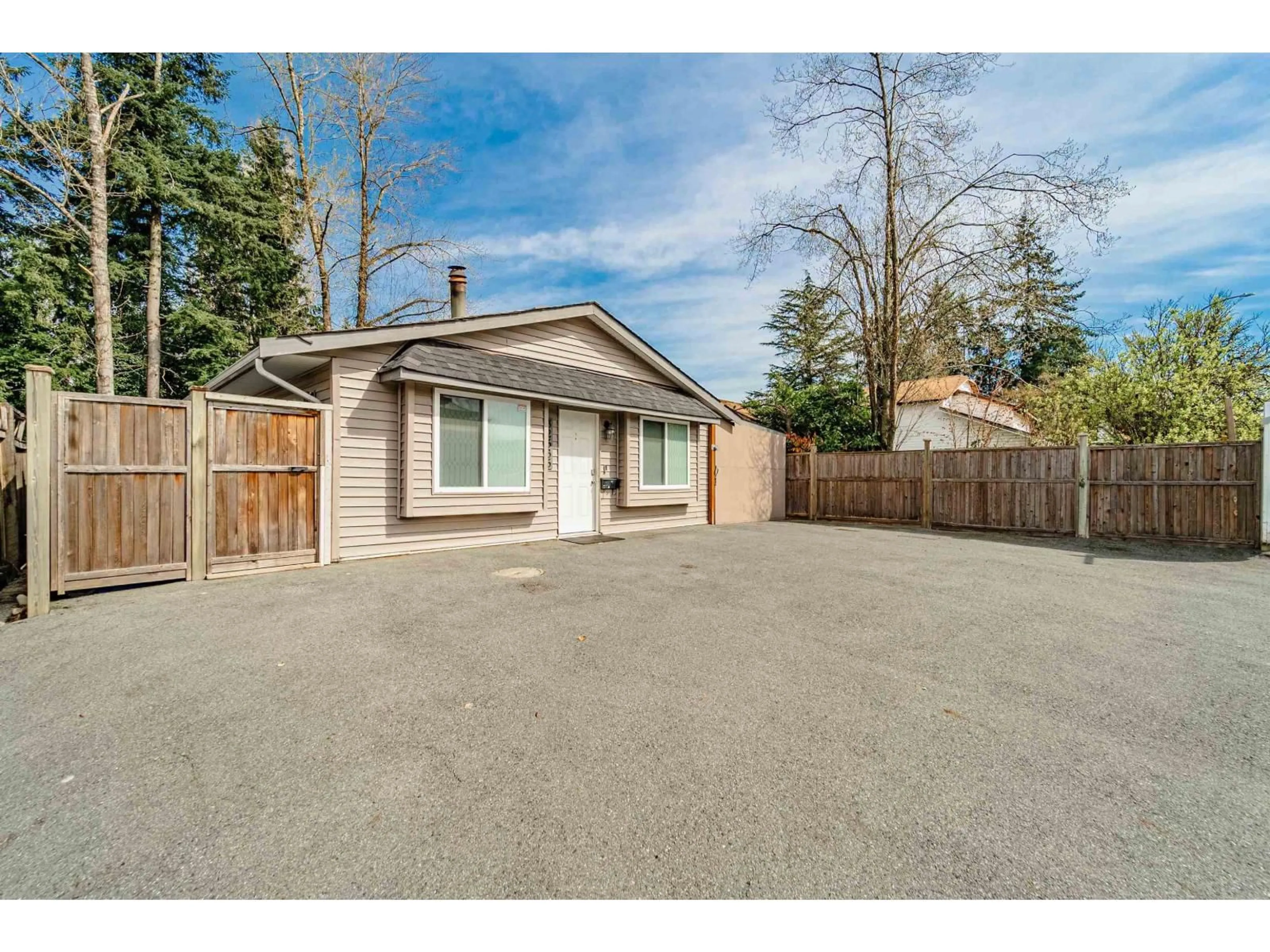 Unknown for 32565 GEORGE FERGUSON WAY, Abbotsford British Columbia V2T4C8