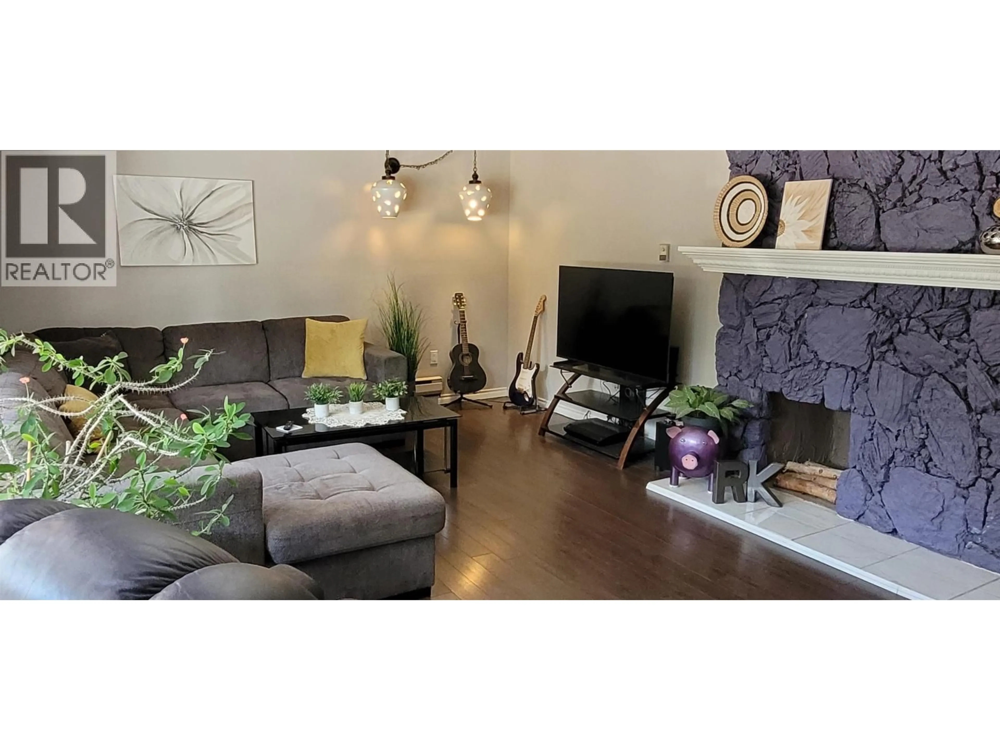 Living room with furniture, unknown for 21040 WRIGHT CREEK ROAD, Prince George British Columbia V2N4T7