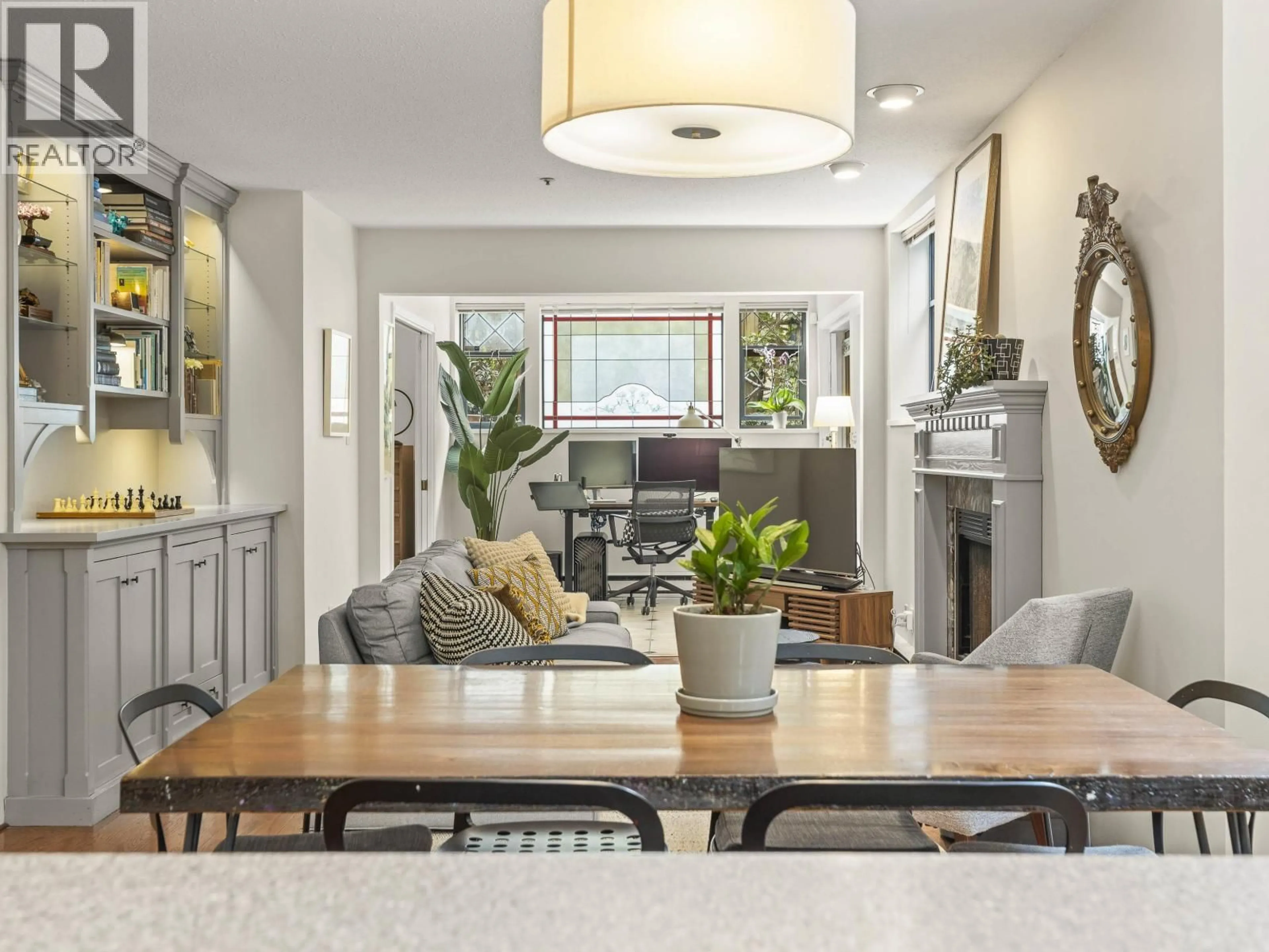 Living room with furniture, unknown for 232 14TH AVENUE, Vancouver British Columbia V5Y1X1