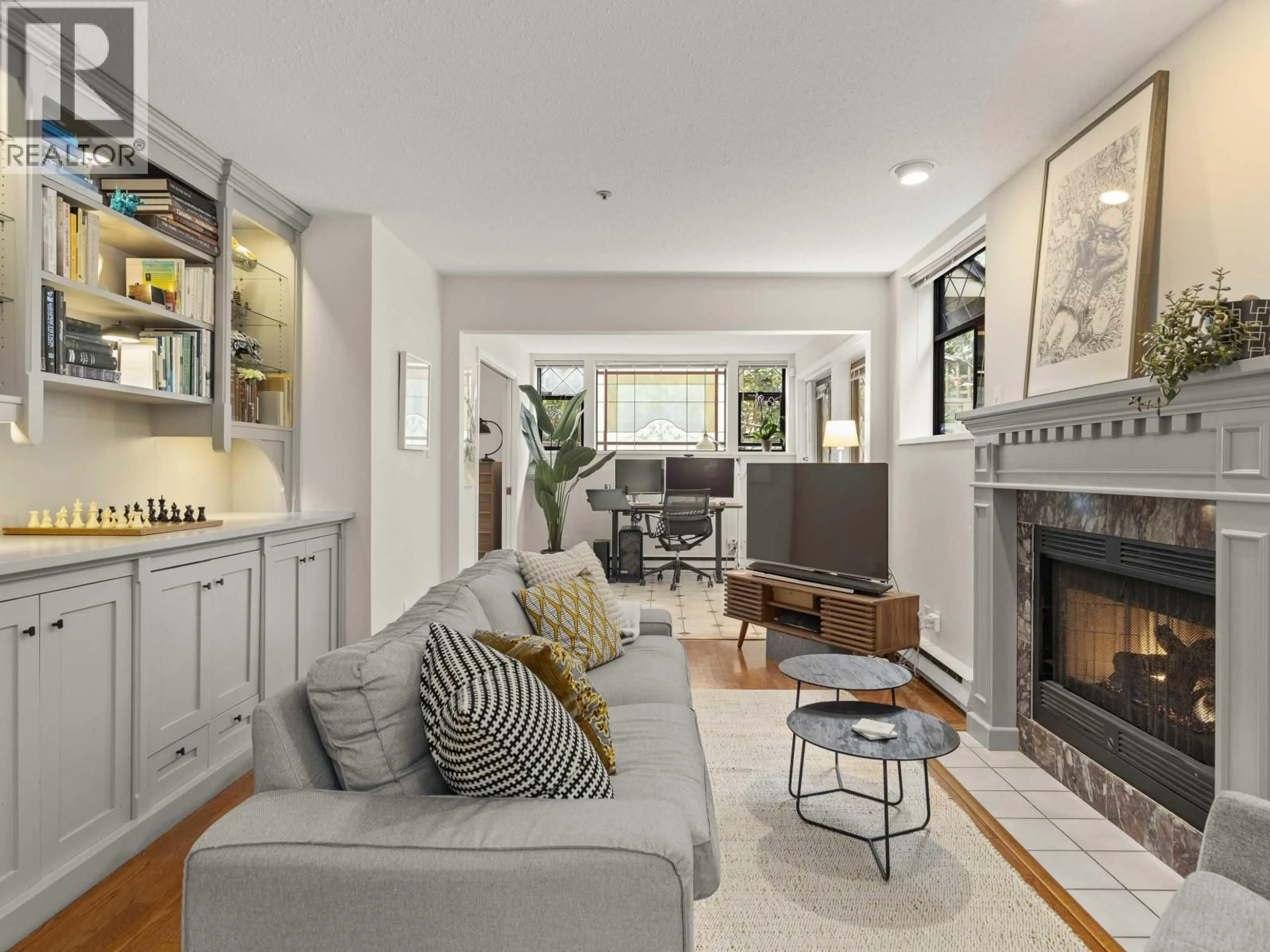 Living room with furniture, unknown for 232 14TH AVENUE, Vancouver British Columbia V5Y1X1