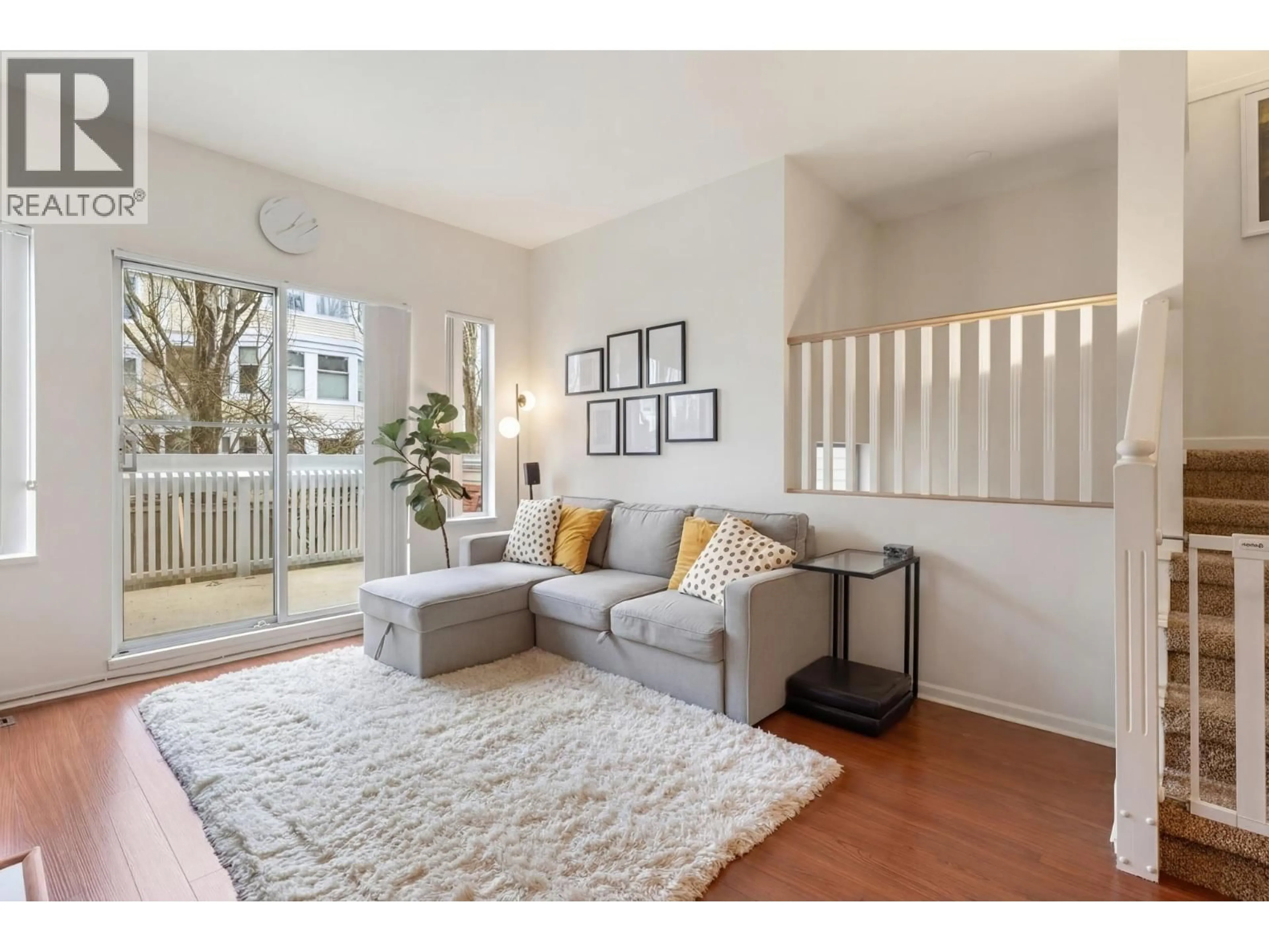 Living room with furniture, unknown for 58 - 6700 RUMBLE STREET, Burnaby British Columbia V5E4H7