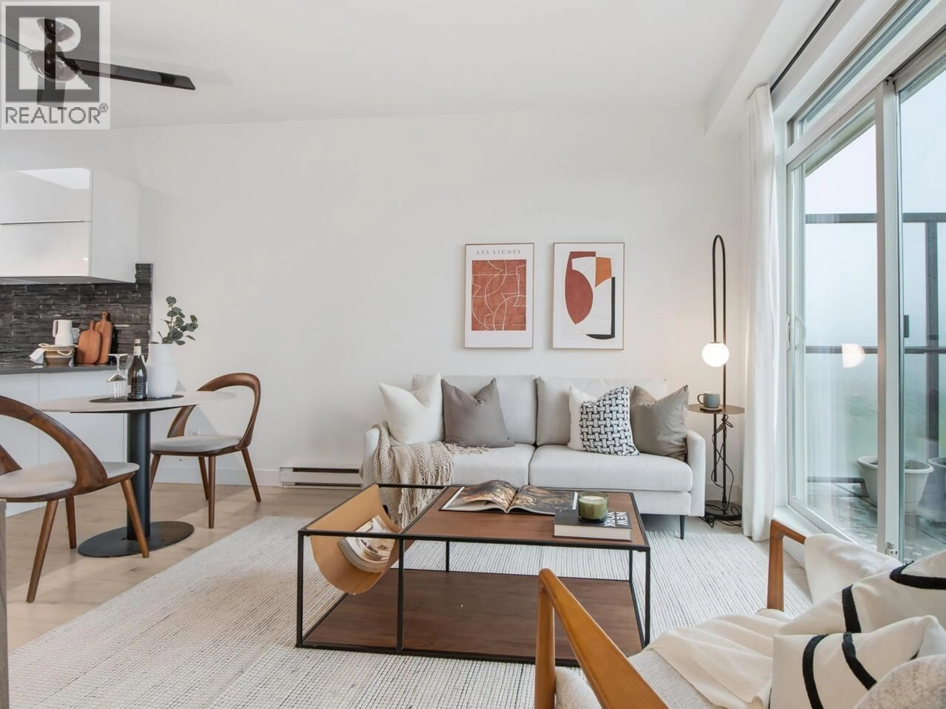 Living room with furniture, unknown for PH6 - 688 17TH AVENUE, Vancouver British Columbia V5V0A8