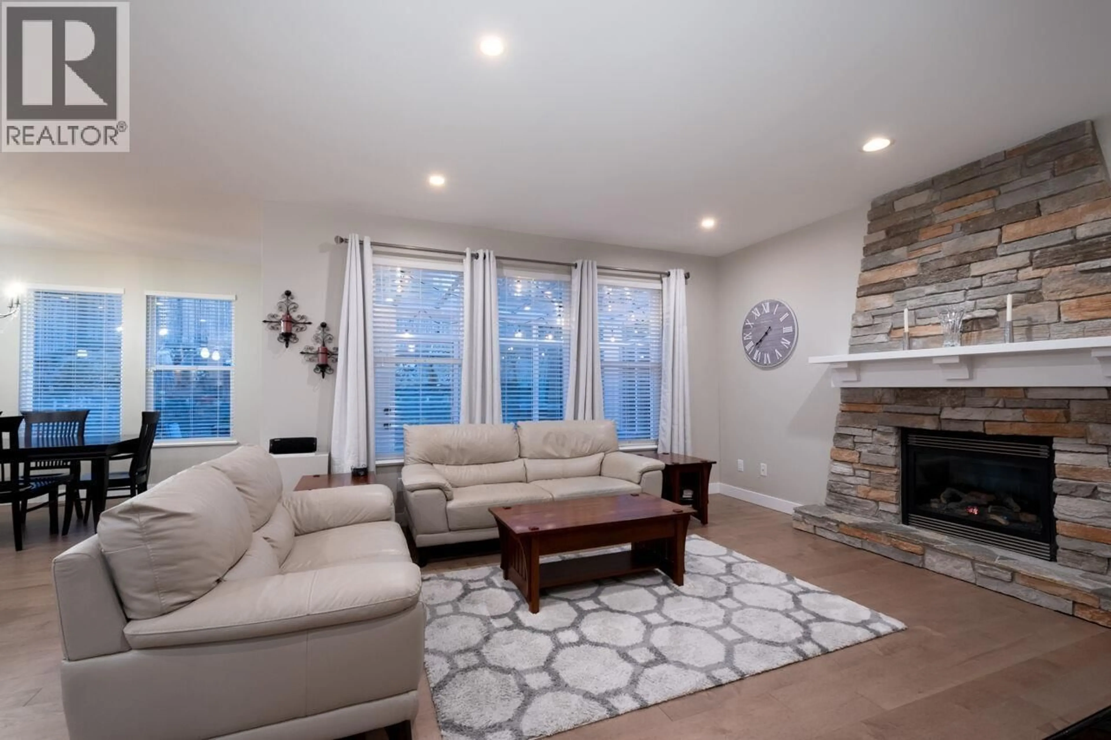 Living room with furniture, unknown for 164 SYCAMORE DRIVE, Port Moody British Columbia V3H0C5