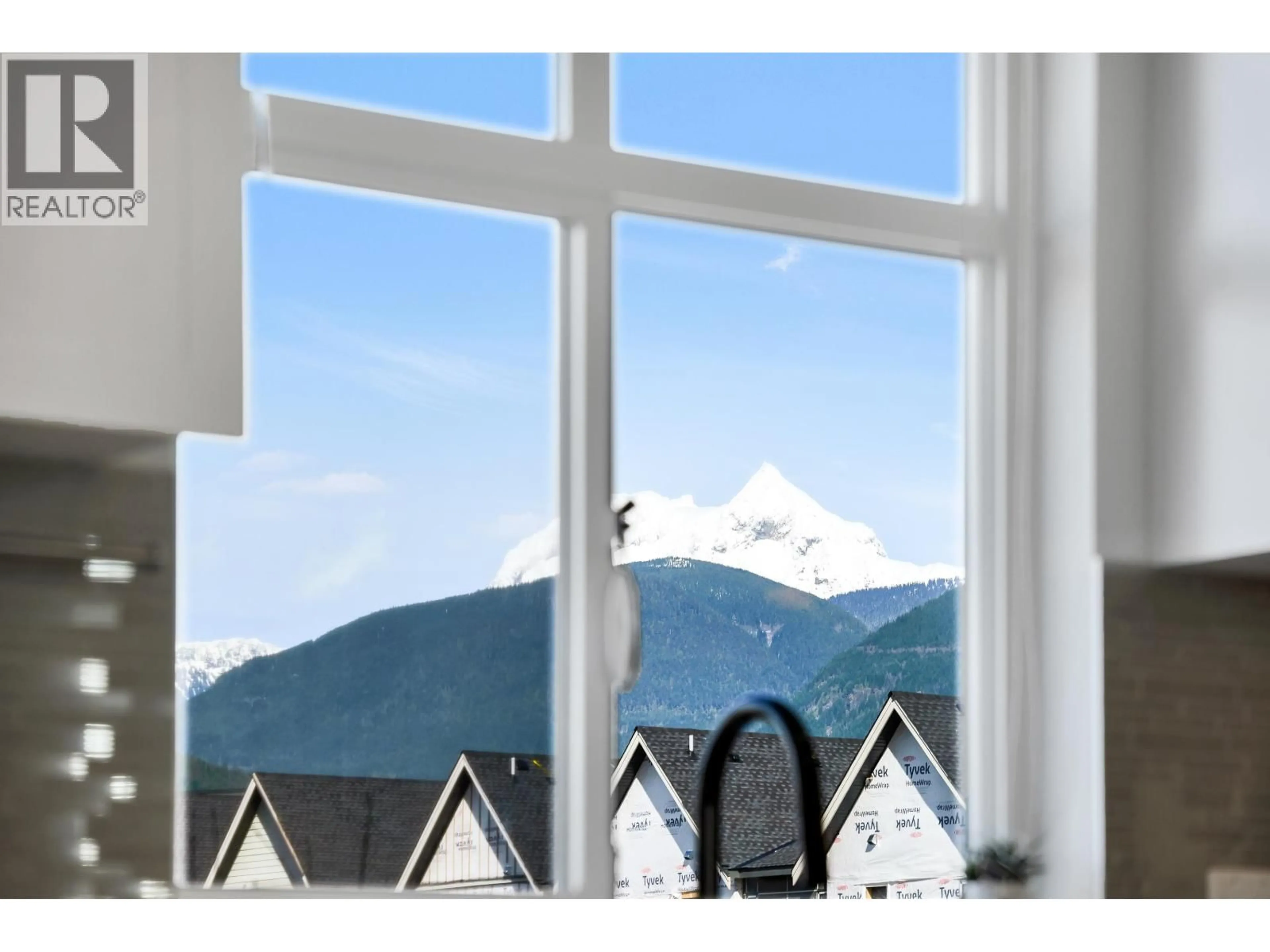 Unknown for 15 - 39548 LOGGERS LANE, Squamish British Columbia V8B0K1