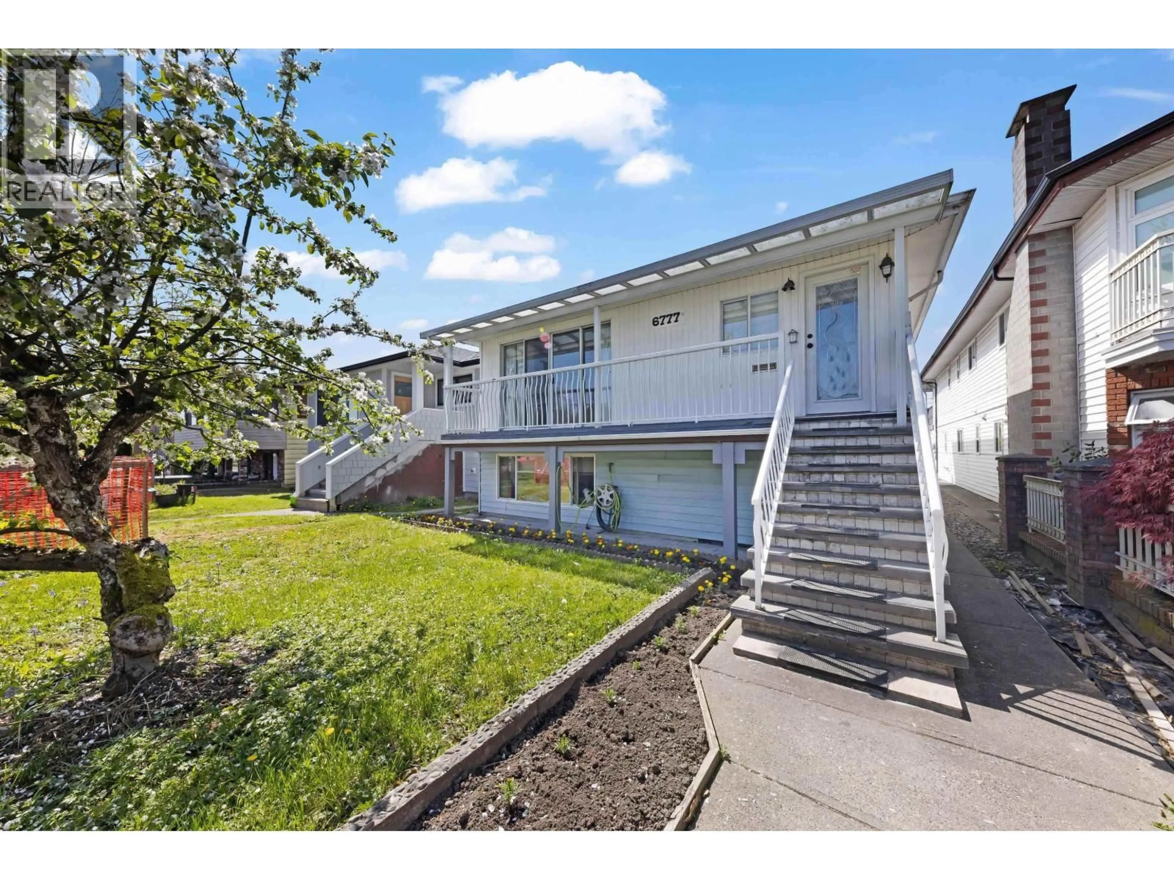 A pic from outside/outdoor area/front of a property/back of a property/a pic from drone, street for 6777 KERR STREET, Vancouver British Columbia V5S3C7