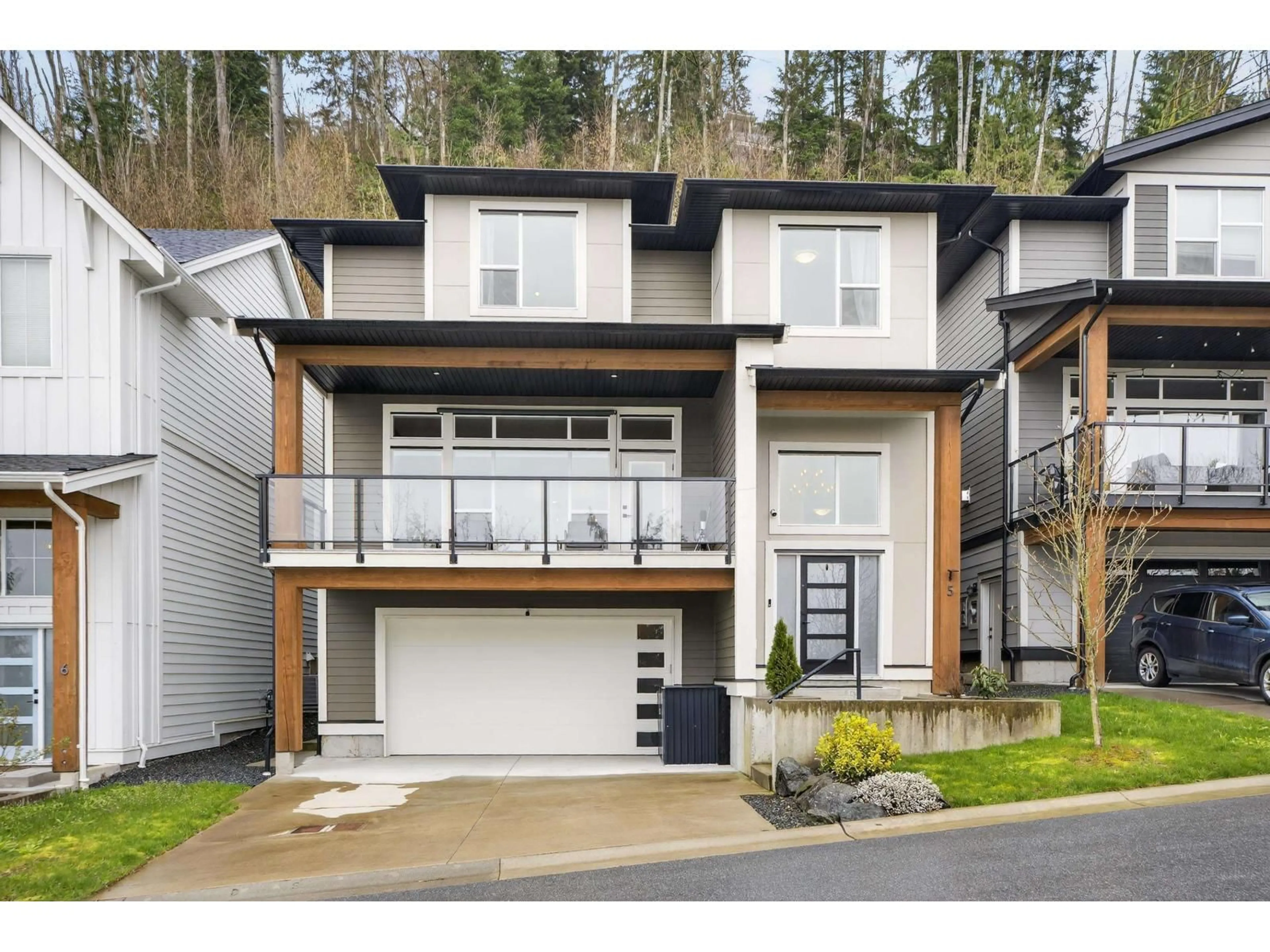 Home with vinyl exterior material, street for 5 - 6262 REXFORD DRIVE, Chilliwack British Columbia V2R6B4