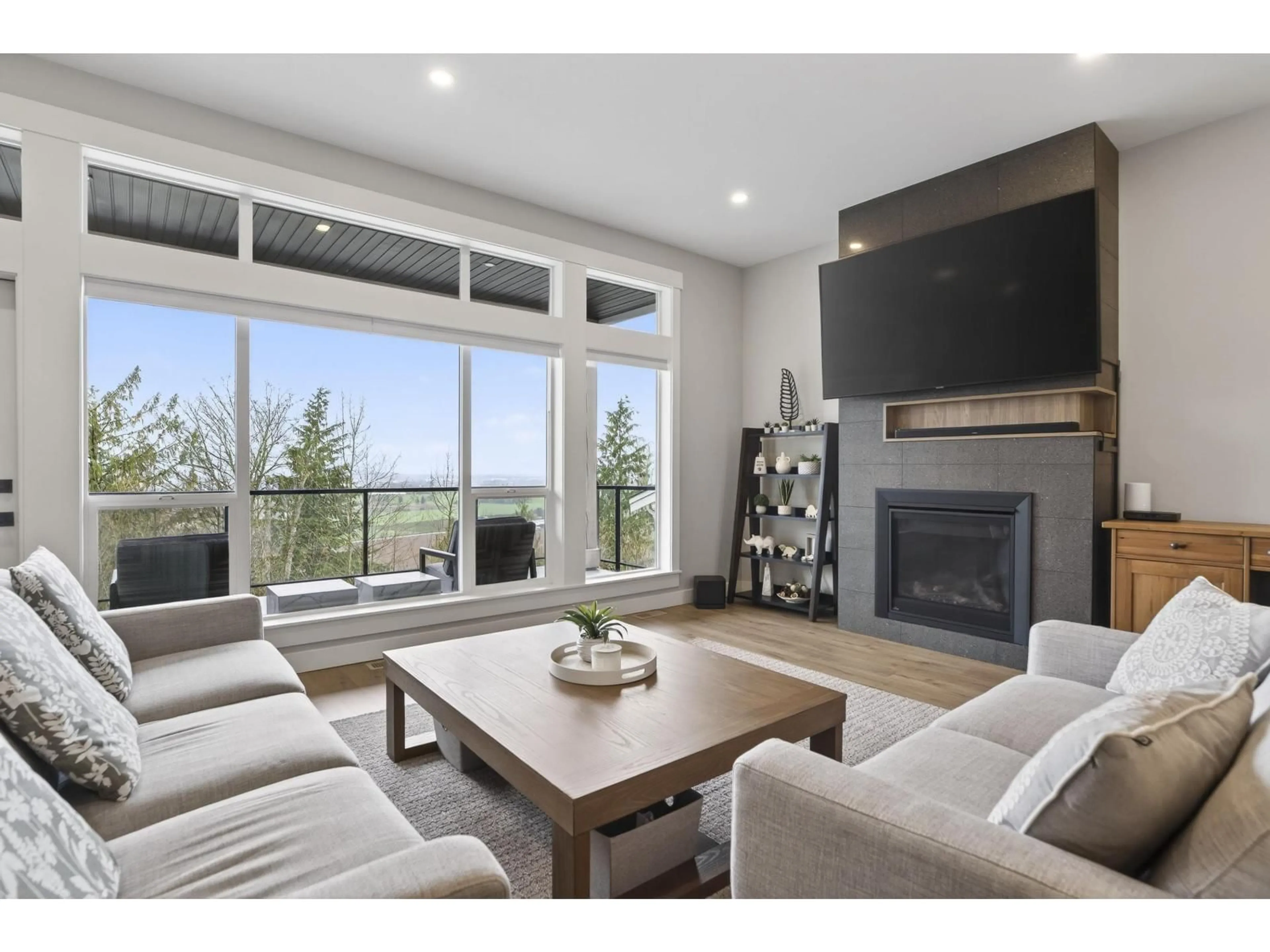 Living room with furniture, unknown for 5 - 6262 REXFORD DRIVE, Chilliwack British Columbia V2R6B4