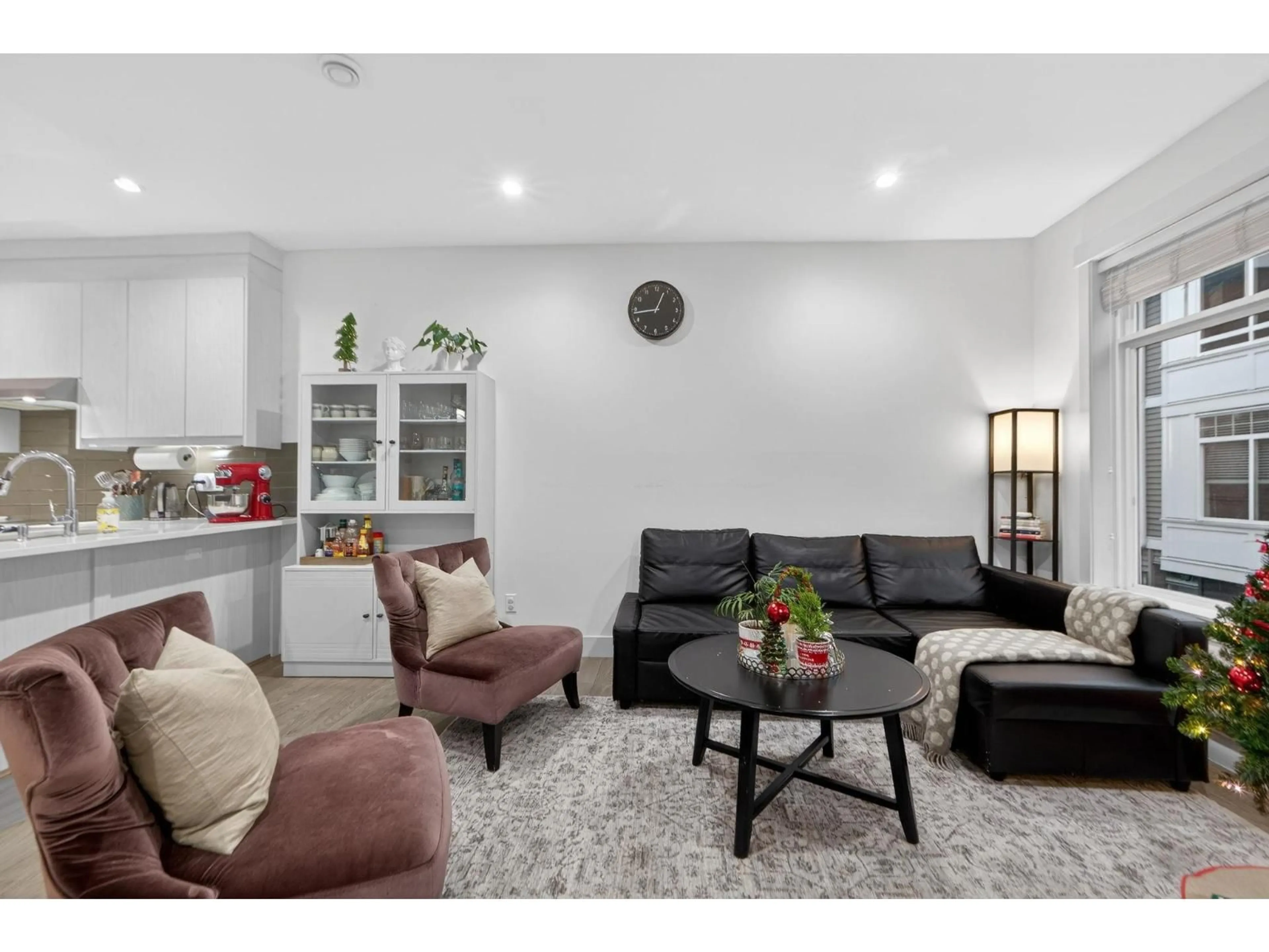 Living room with furniture, unknown for 9 - 11267 133 STREET, Surrey British Columbia V3R0E3