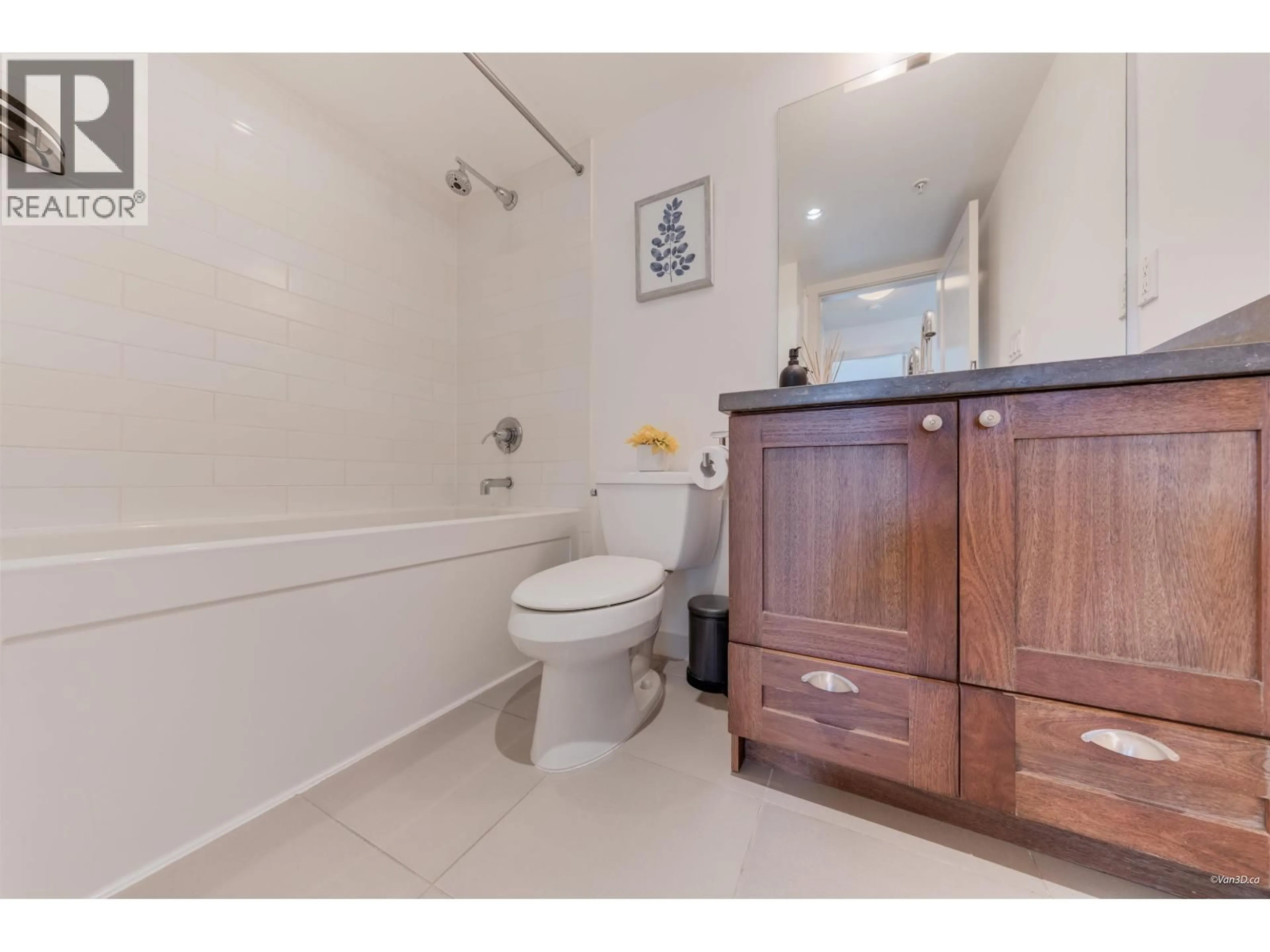 Standard bathroom, unknown for 228 - 9373 HEMLOCK DRIVE, Richmond British Columbia V6Y0A9