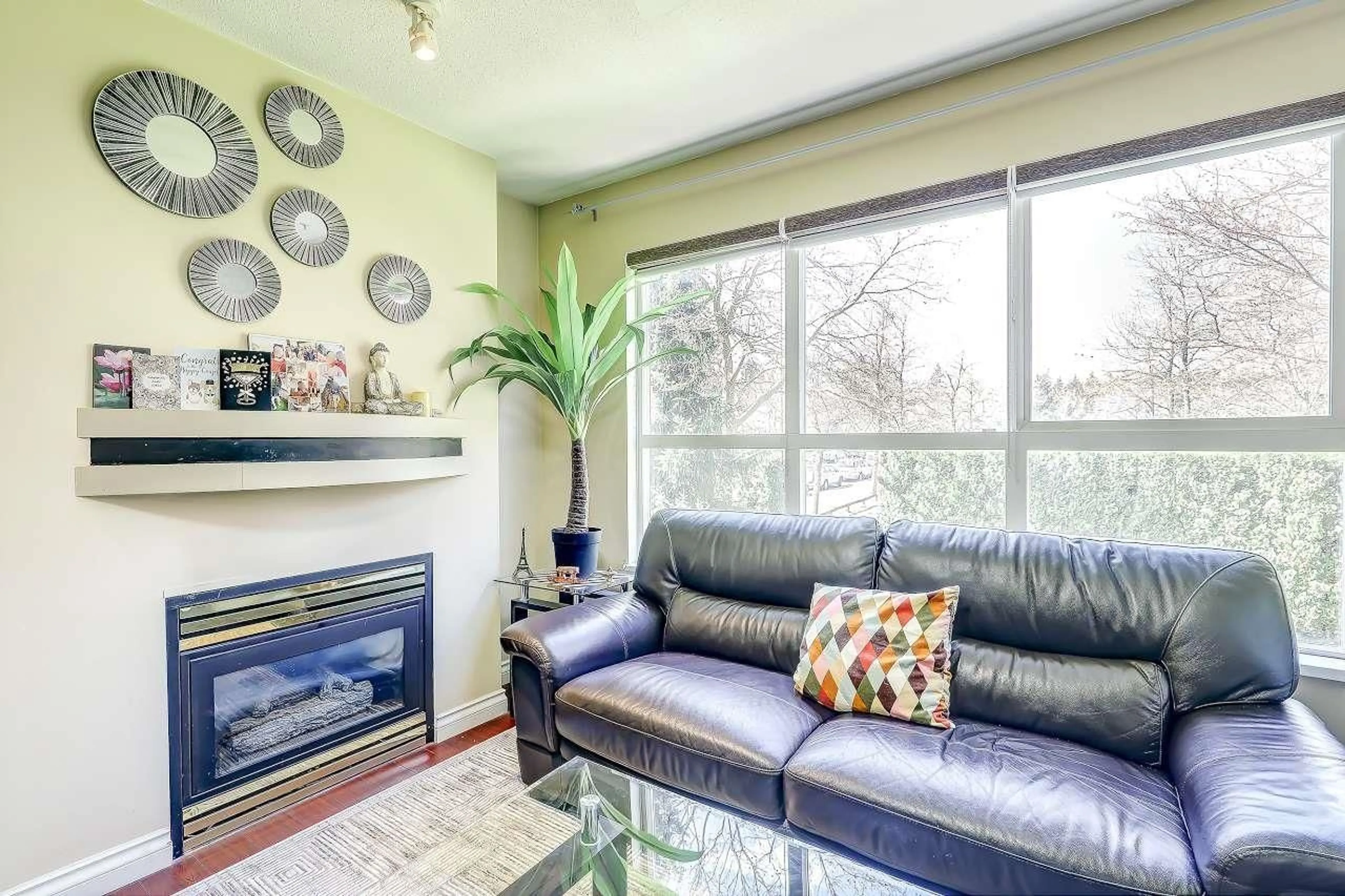 Living room with furniture, unknown for 204 - 10188 155 STREET, Surrey British Columbia V3R0R6