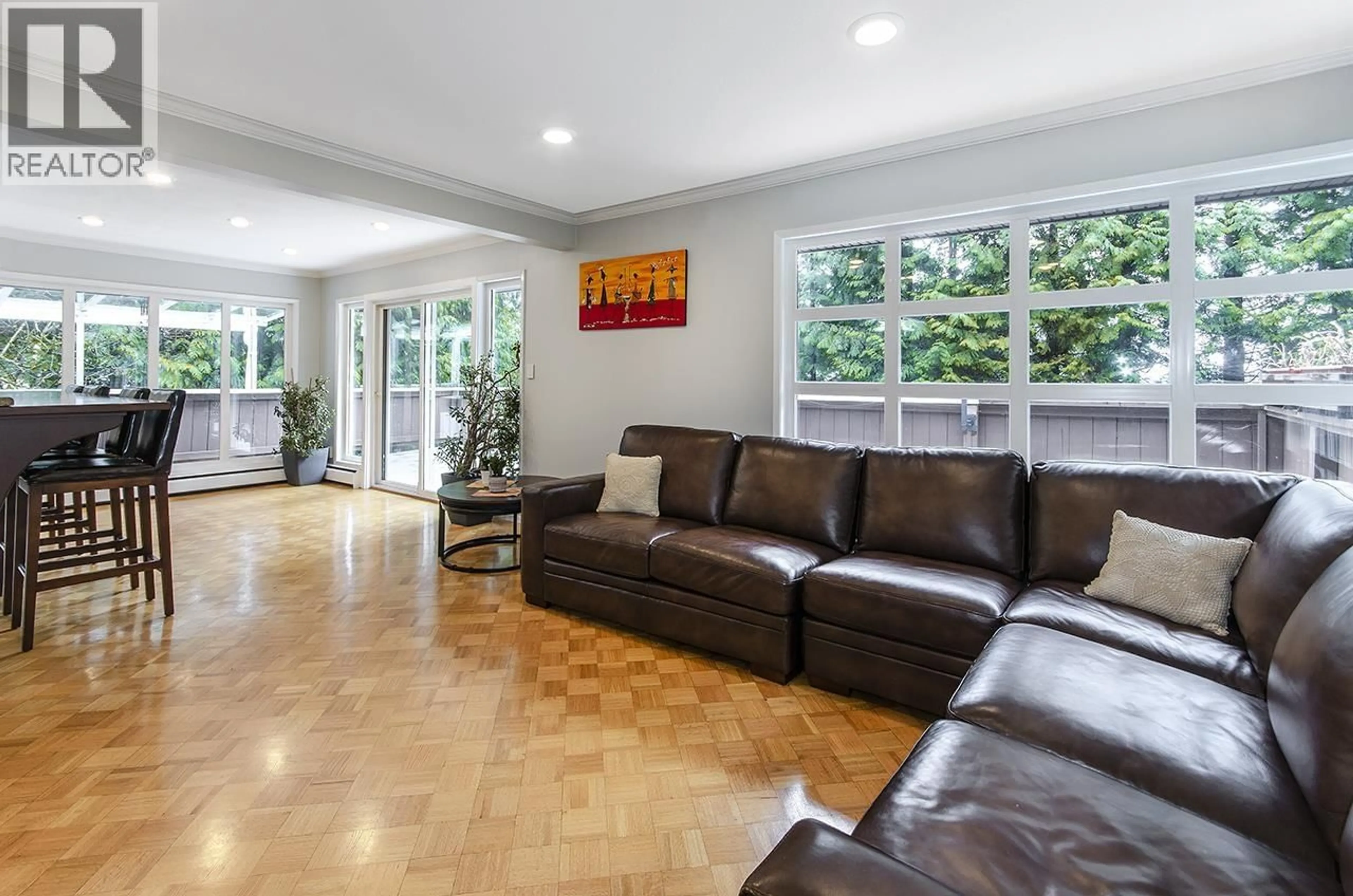 Living room with furniture, unknown for 4540 MOUNTAIN HIGHWAY, North Vancouver British Columbia V7K2K6