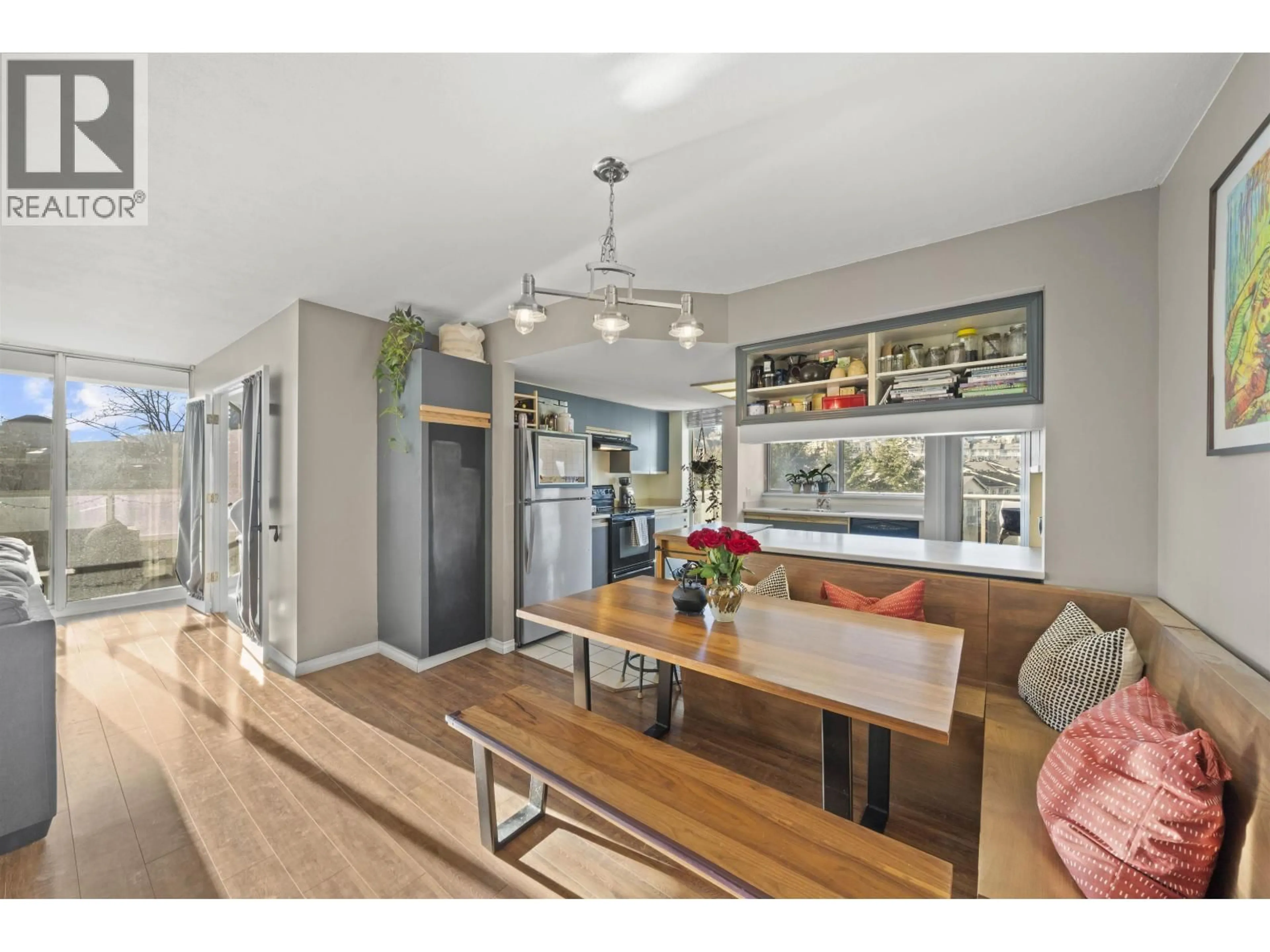 Open concept kitchen, wood/laminate floor for 71 JAMIESON COURT, New Westminster British Columbia V3L5R4