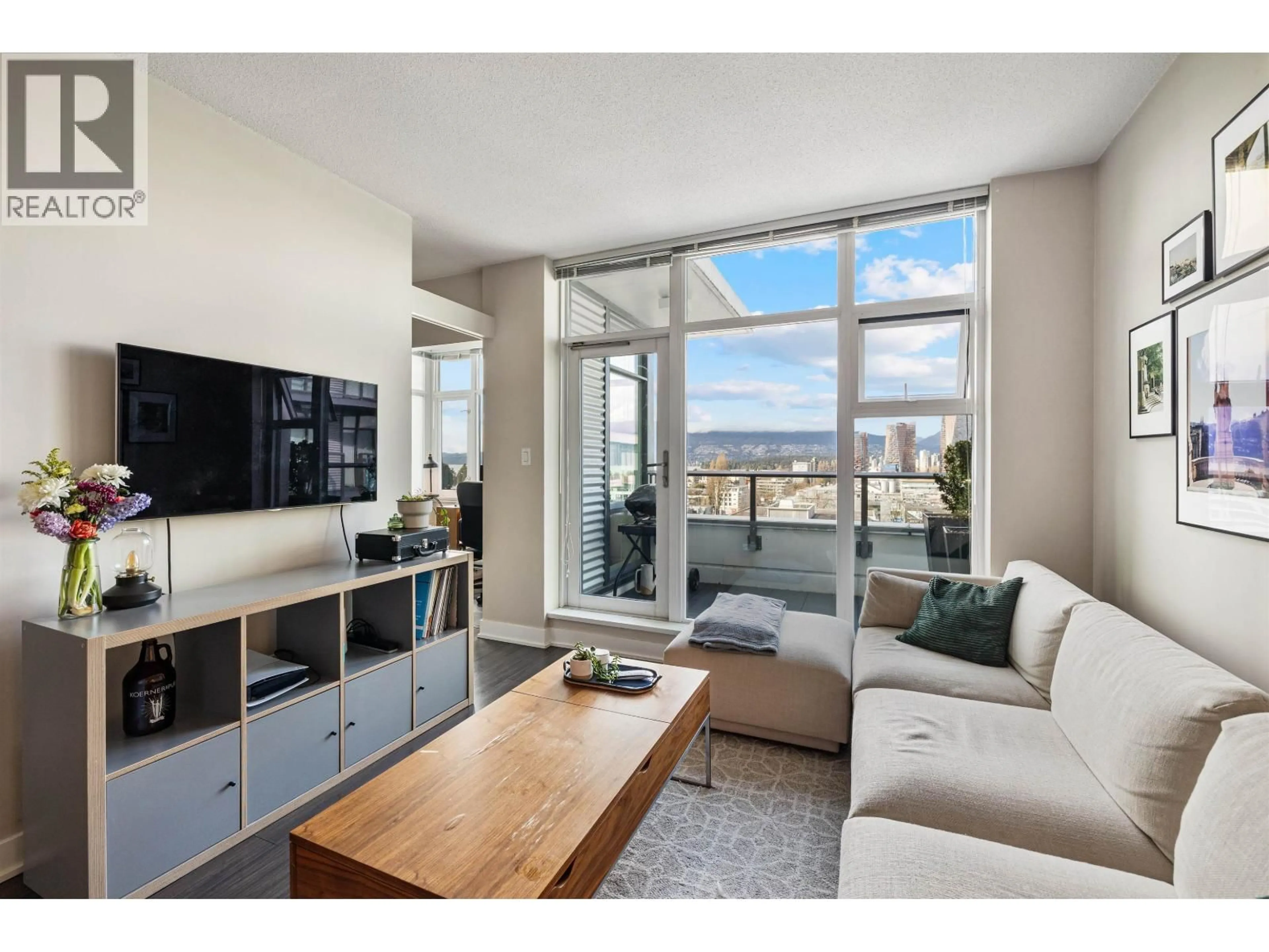 Living room with furniture, unknown for 820 - 1777 7TH AVENUE, Vancouver British Columbia V6J0E5