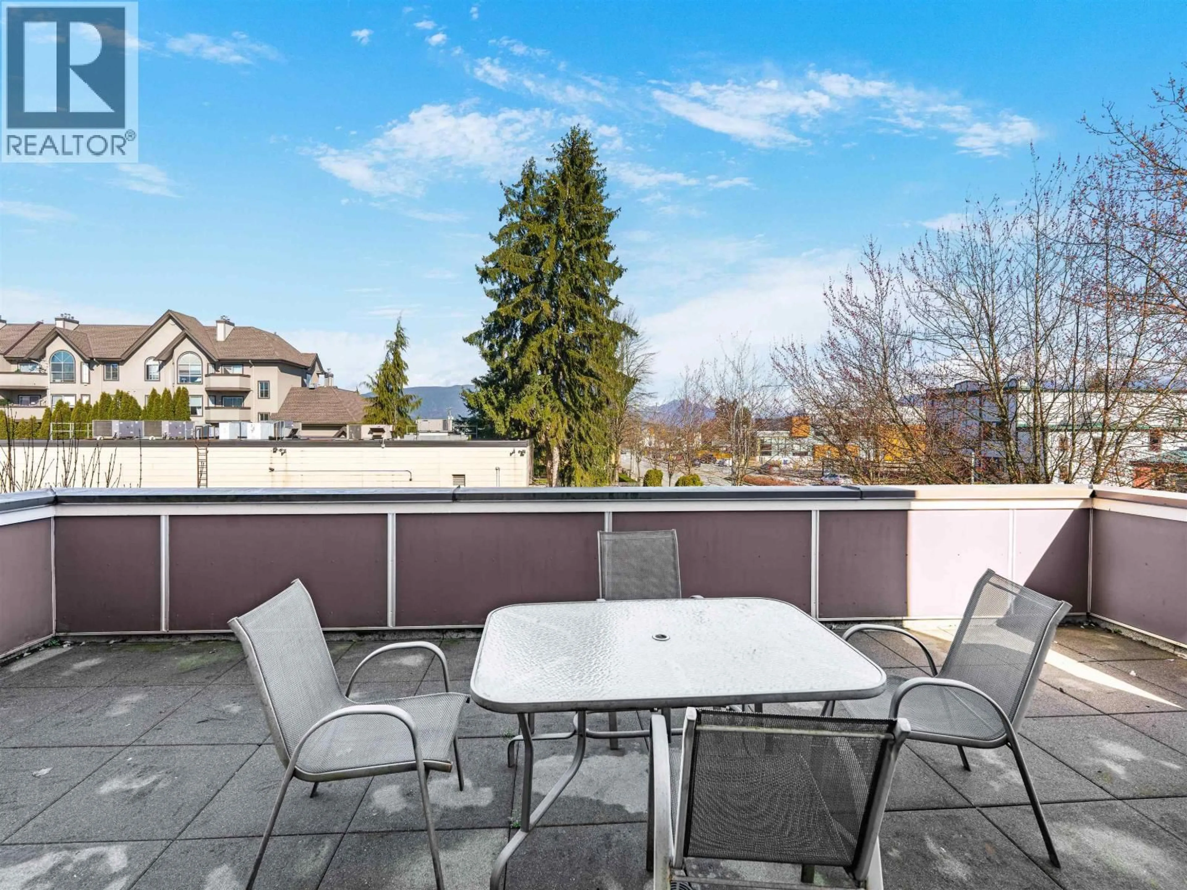 Patio, mountain view for 205 - 12409 HARRIS ROAD, Pitt Meadows British Columbia V3Y0E7