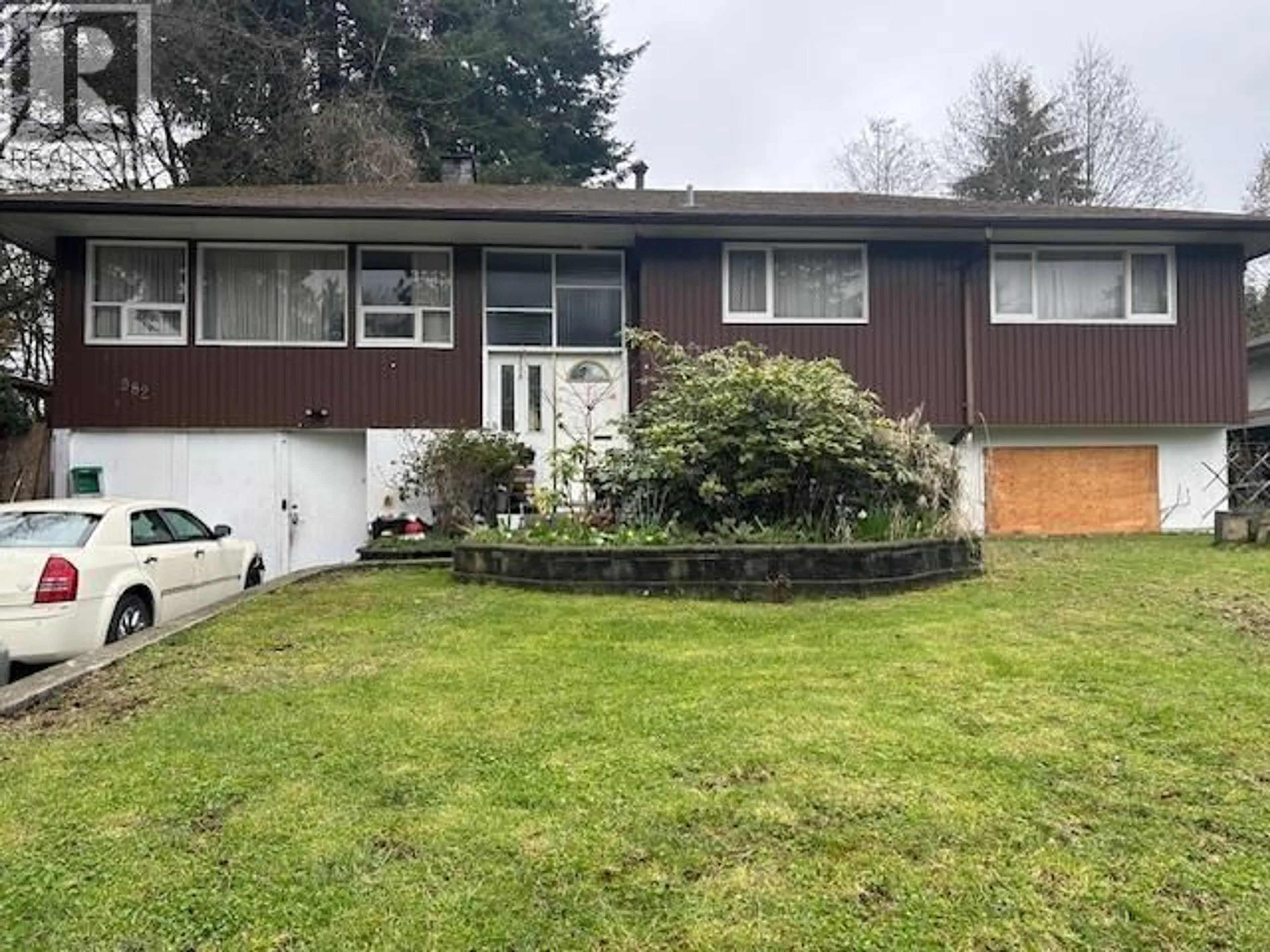 Home with vinyl exterior material, street for 982 LYNN VALLEY ROAD, North Vancouver British Columbia V7J1Z7