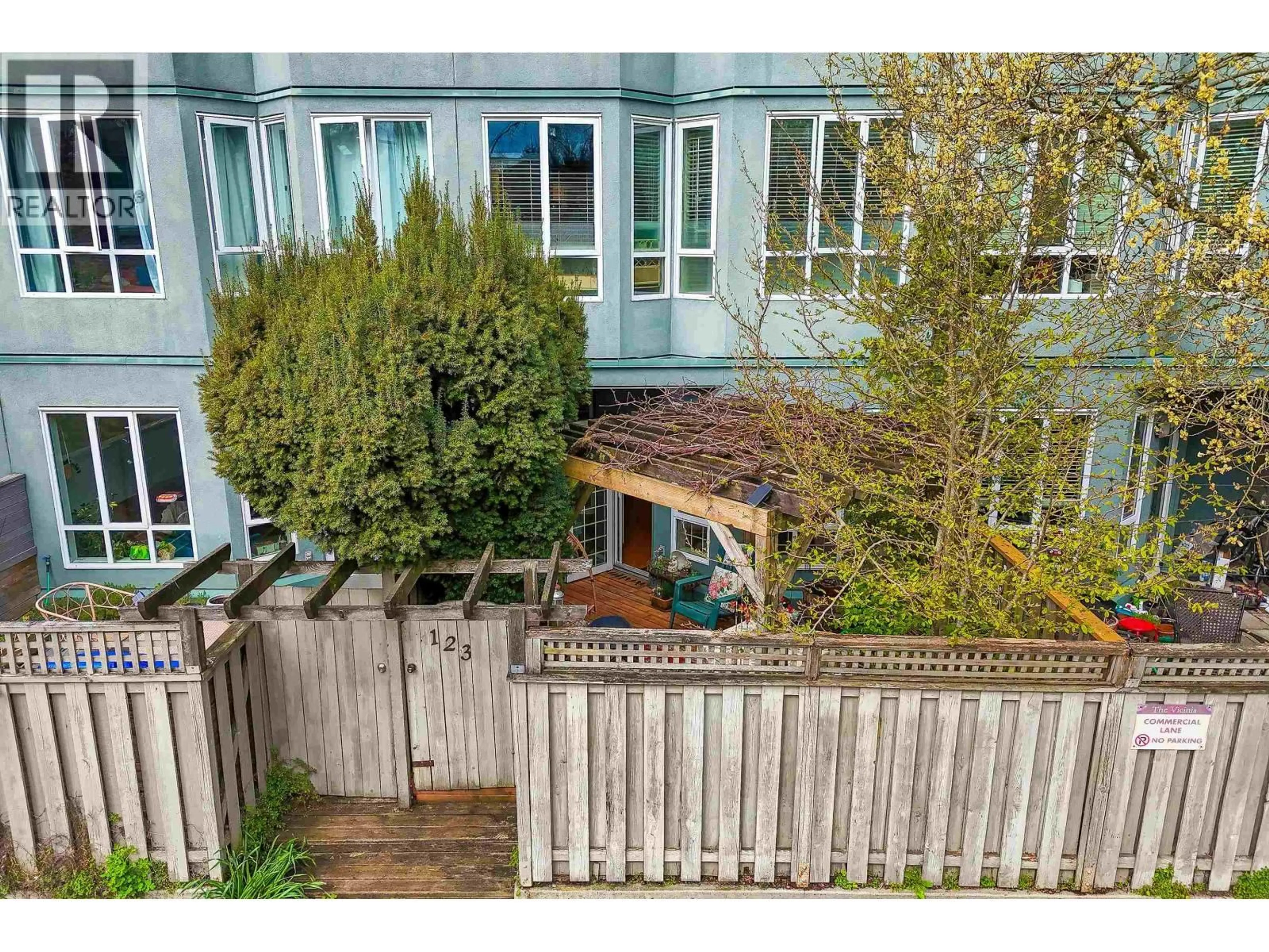 A pic from outside/outdoor area/front of a property/back of a property/a pic from drone, city buildings view from balcony for 123 - 3440 BROADWAY, Vancouver British Columbia V6R4R2