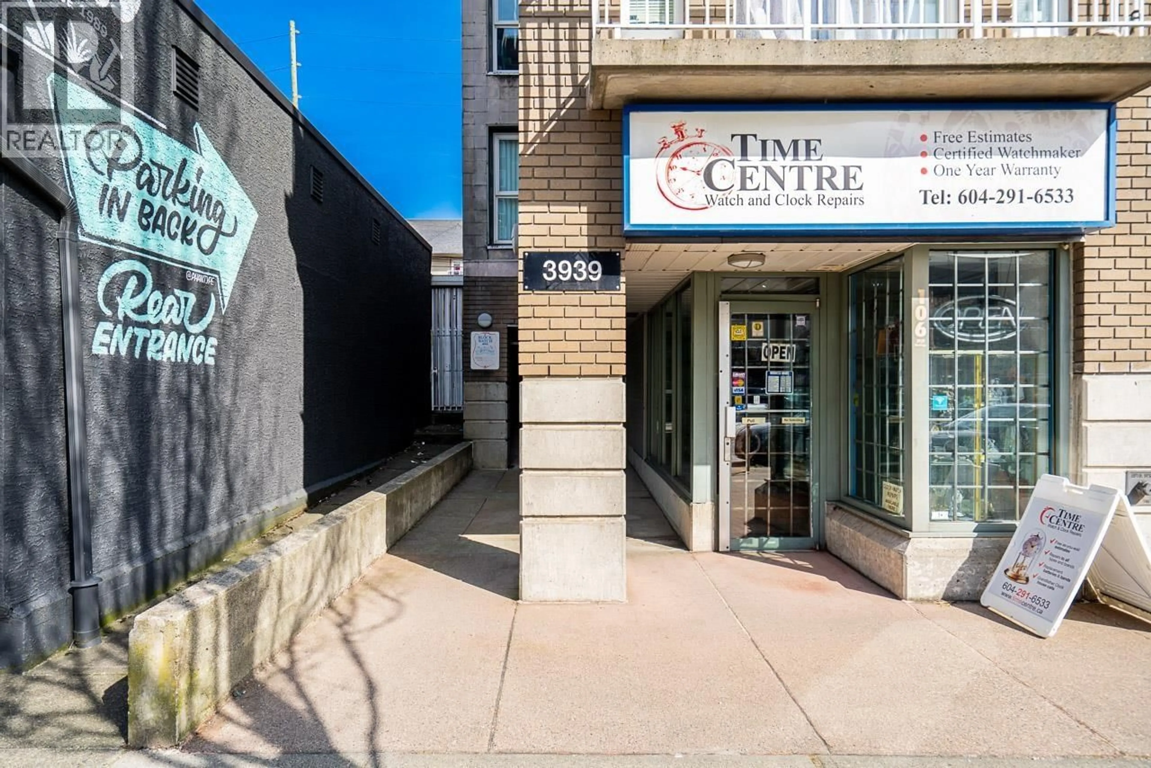 Indoor foyer for 307 - 3939 HASTINGS STREET, Burnaby British Columbia V5C2H8