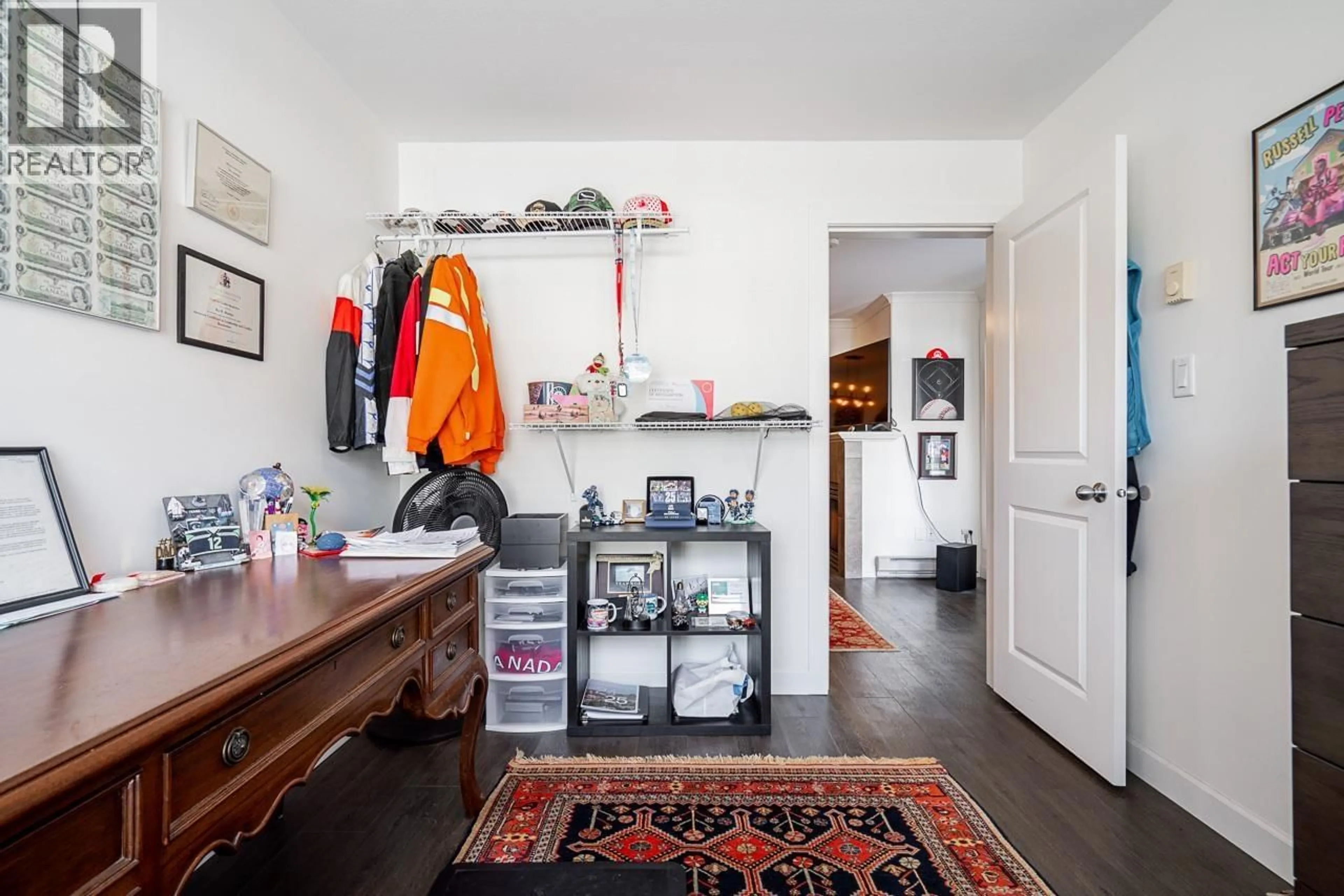 Indoor entryway for 307 - 3939 HASTINGS STREET, Burnaby British Columbia V5C2H8