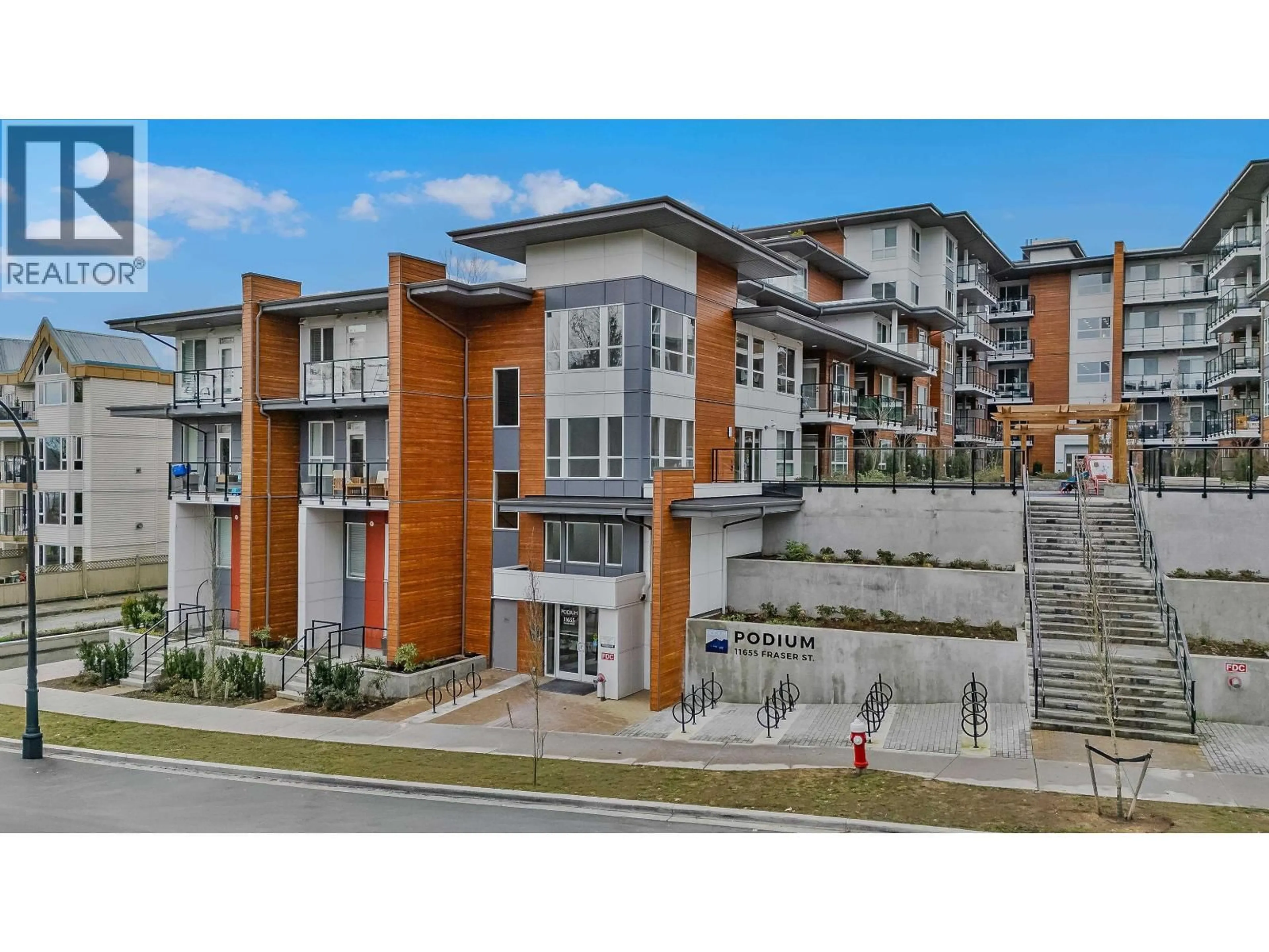 A pic from outside/outdoor area/front of a property/back of a property/a pic from drone, unknown for 227 - 11655 FRASER STREET, Maple Ridge British Columbia V2X0X7