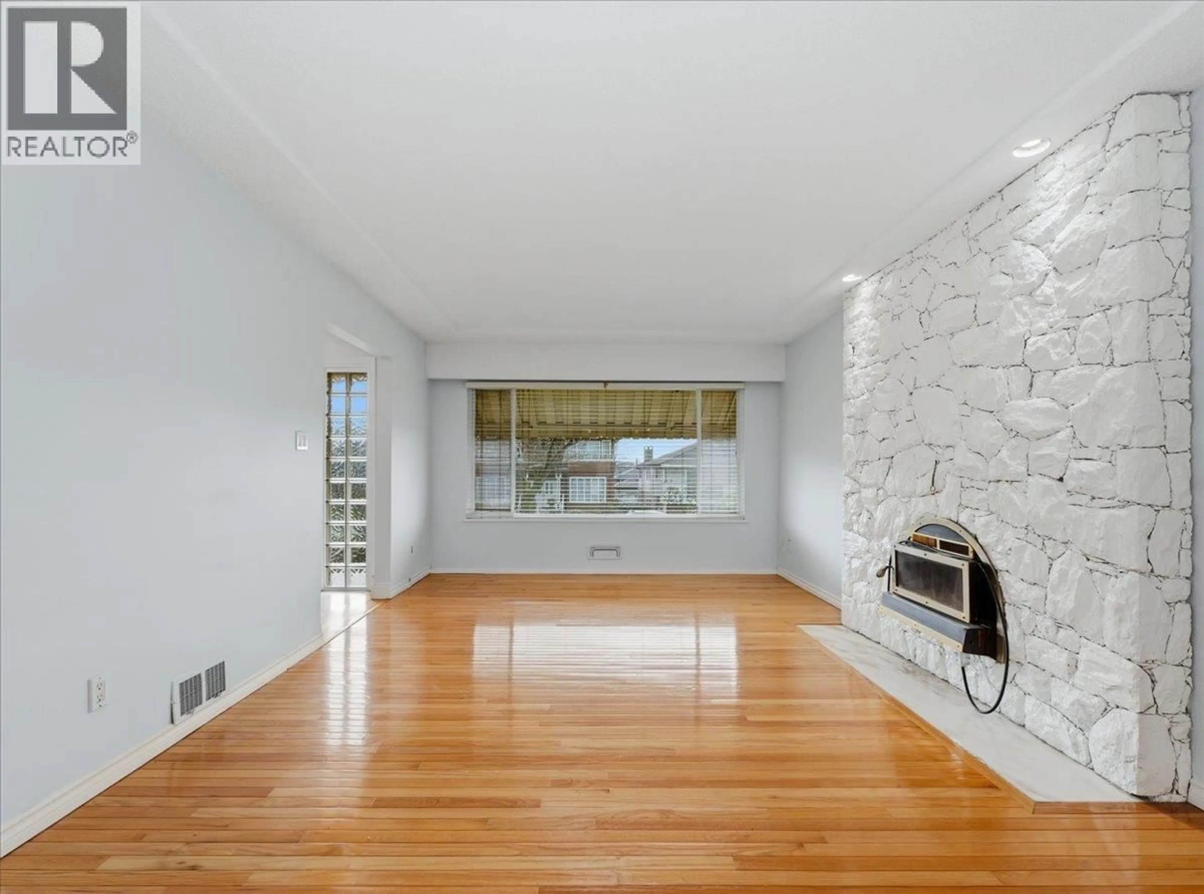 Unknown for 4009 UNION STREET, Burnaby British Columbia V5C2W9