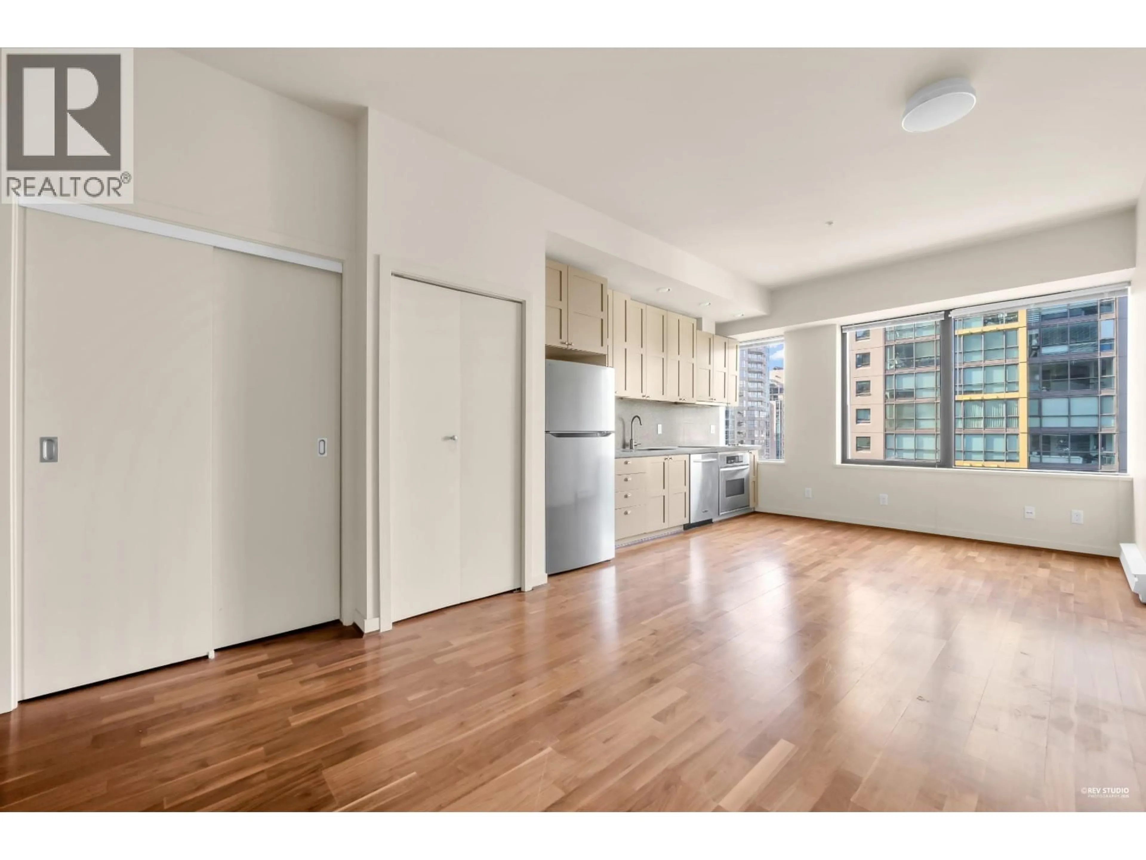 Standard kitchen, unknown for 1113 - 1333 GEORGIA STREET, Vancouver British Columbia V6E4V3