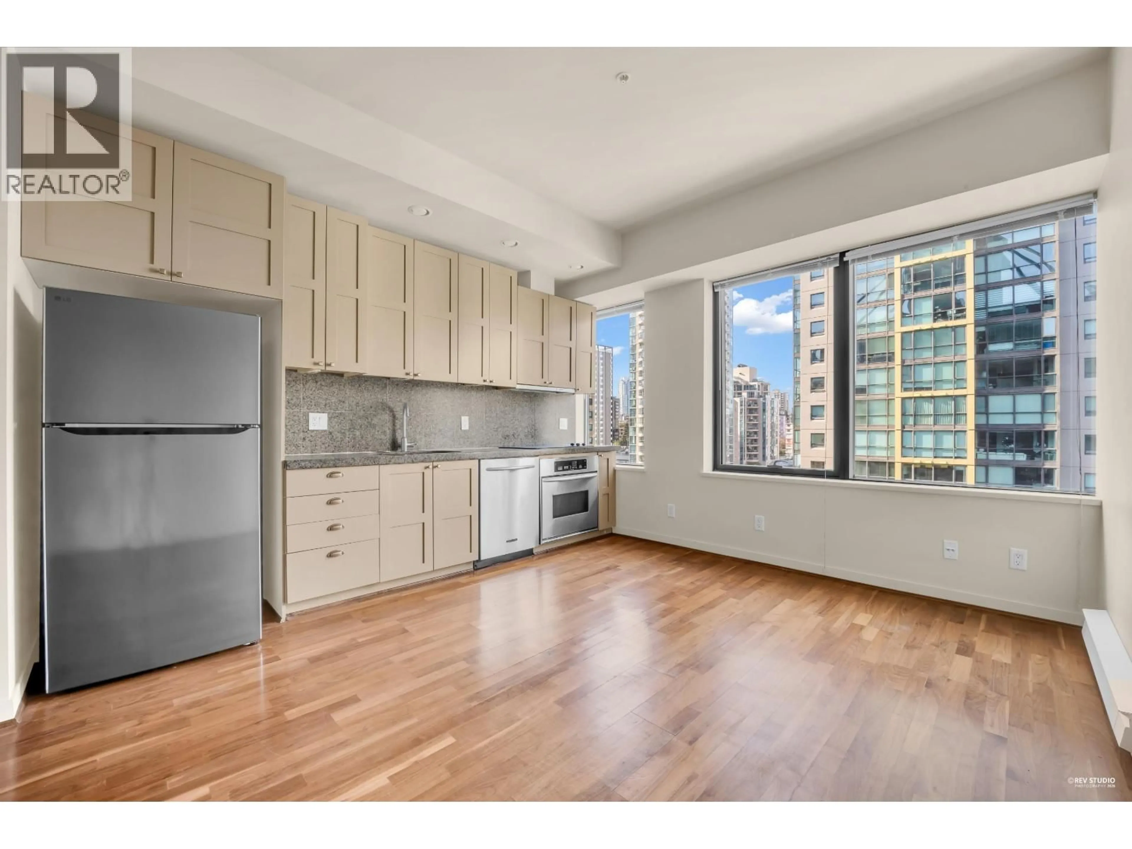 Standard kitchen, unknown for 1113 - 1333 GEORGIA STREET, Vancouver British Columbia V6E4V3