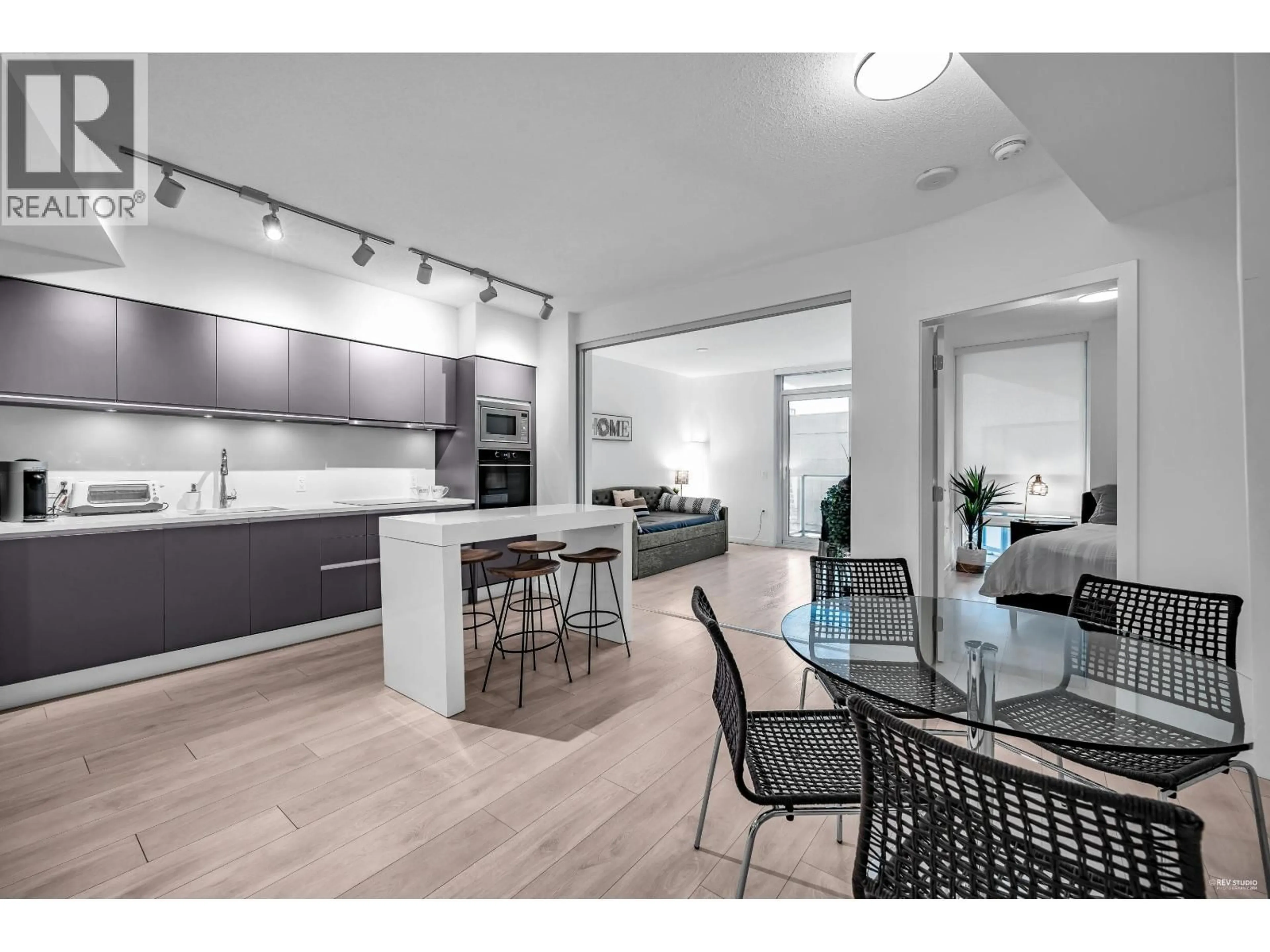 Open concept kitchen, unknown for 1021 - 180 2ND AVENUE, Vancouver British Columbia V5T0K4