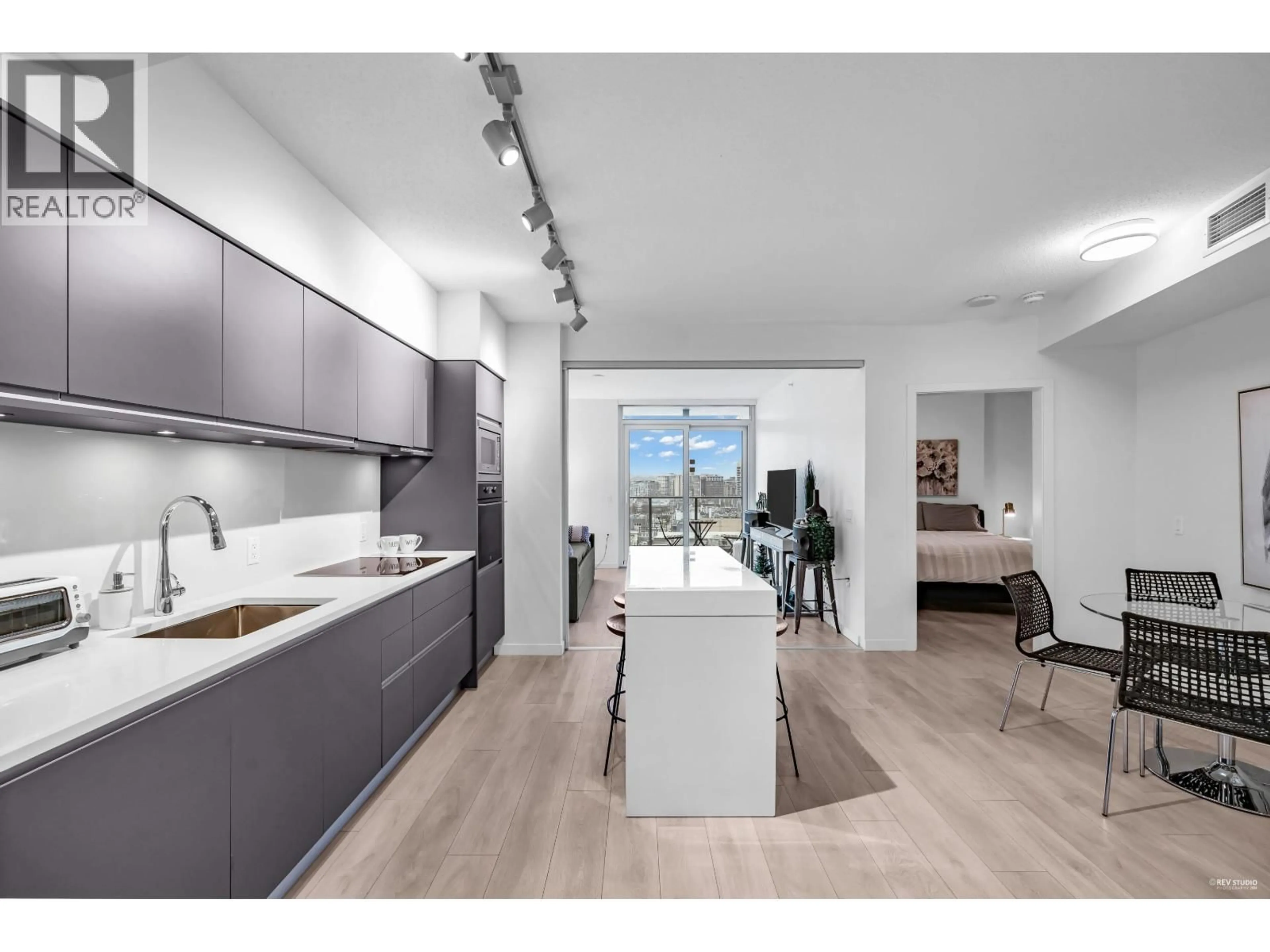 Open concept kitchen, unknown for 1021 - 180 2ND AVENUE, Vancouver British Columbia V5T0K4