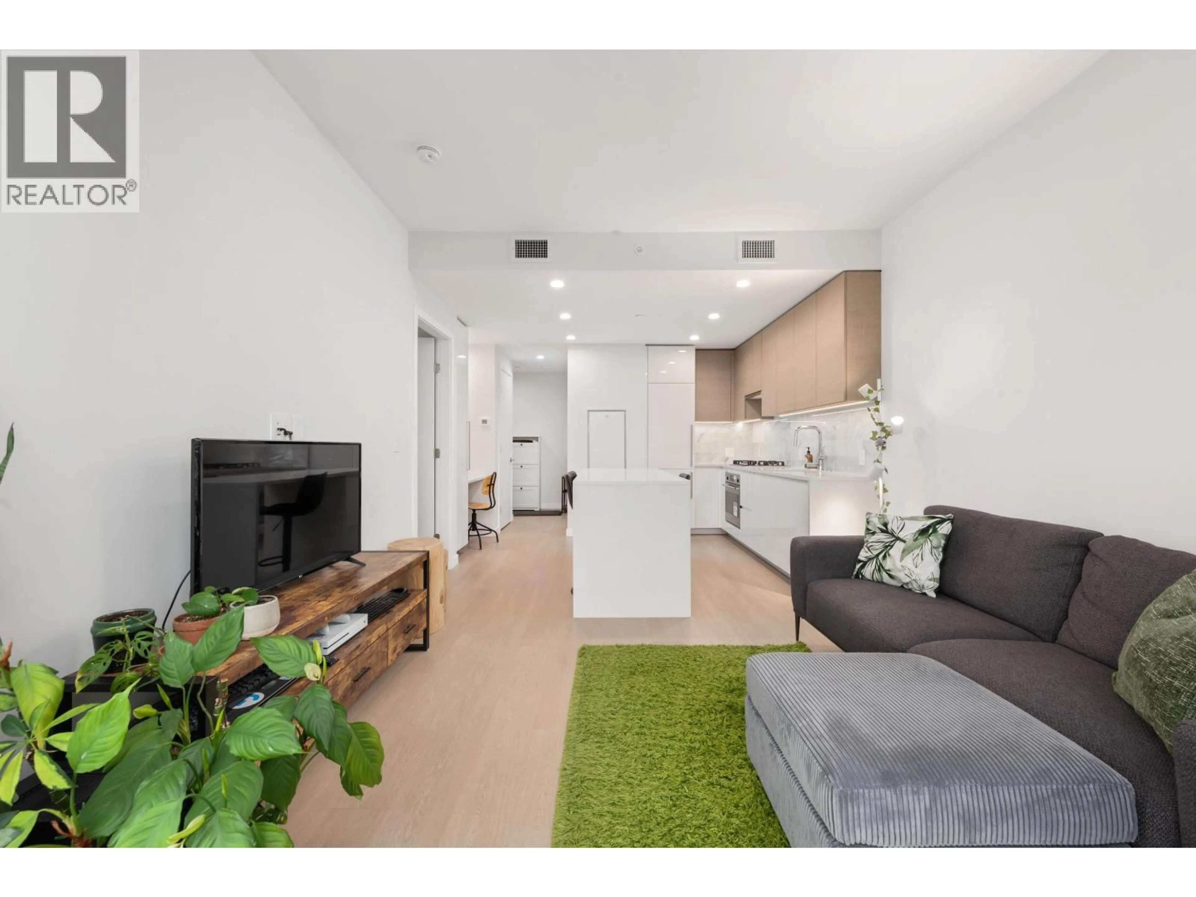 Living room with furniture, unknown for 1301 - 2186 GILMORE AVENUE, Burnaby British Columbia V5C0N7