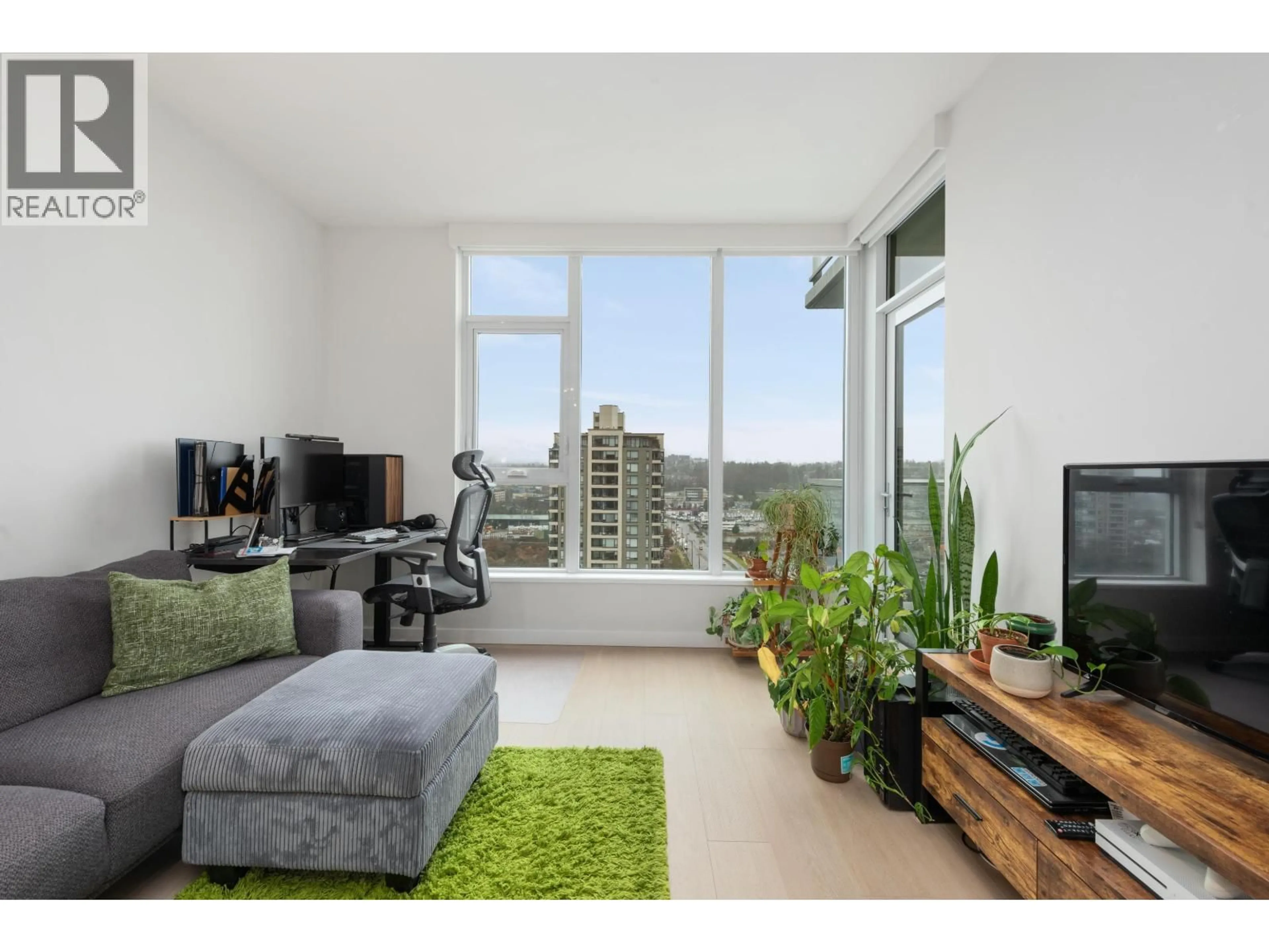 Living room with furniture, unknown for 1301 - 2186 GILMORE AVENUE, Burnaby British Columbia V5C0N7