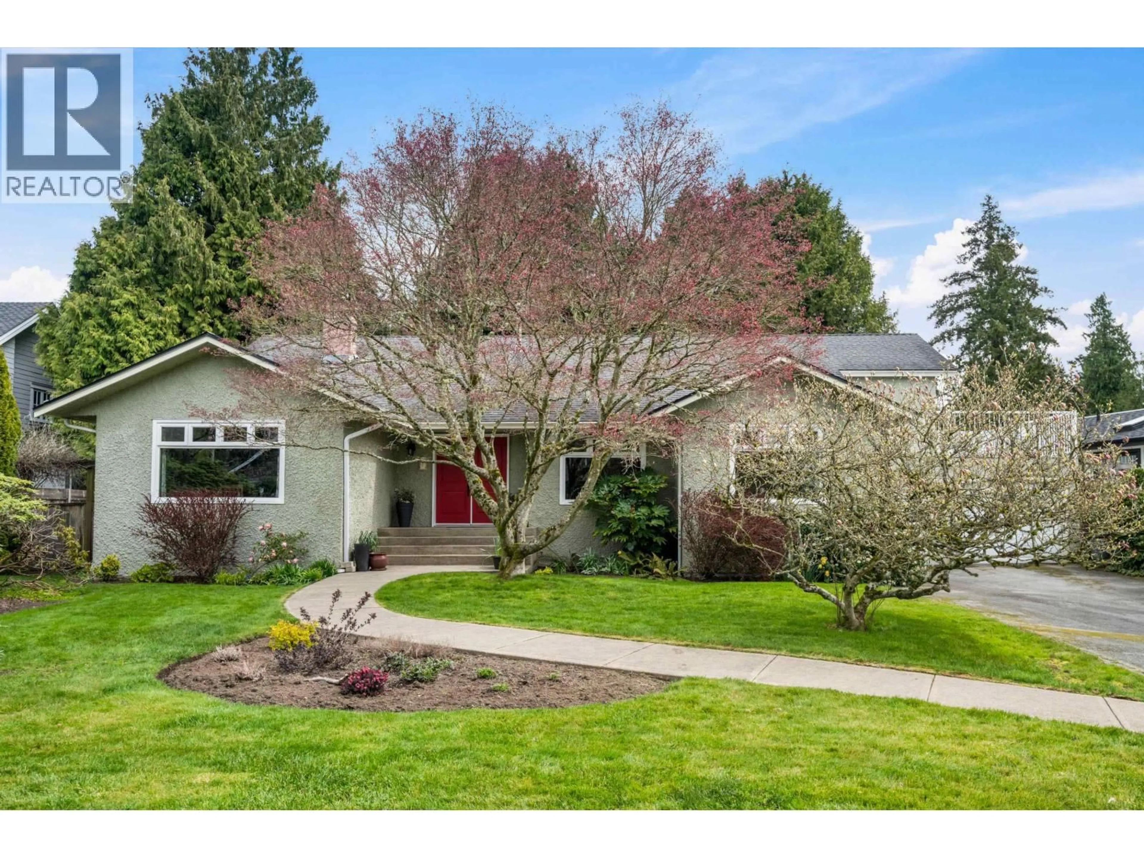 Home with vinyl exterior material, street for 4970 DOGWOOD LANE, Delta British Columbia V4M1N2