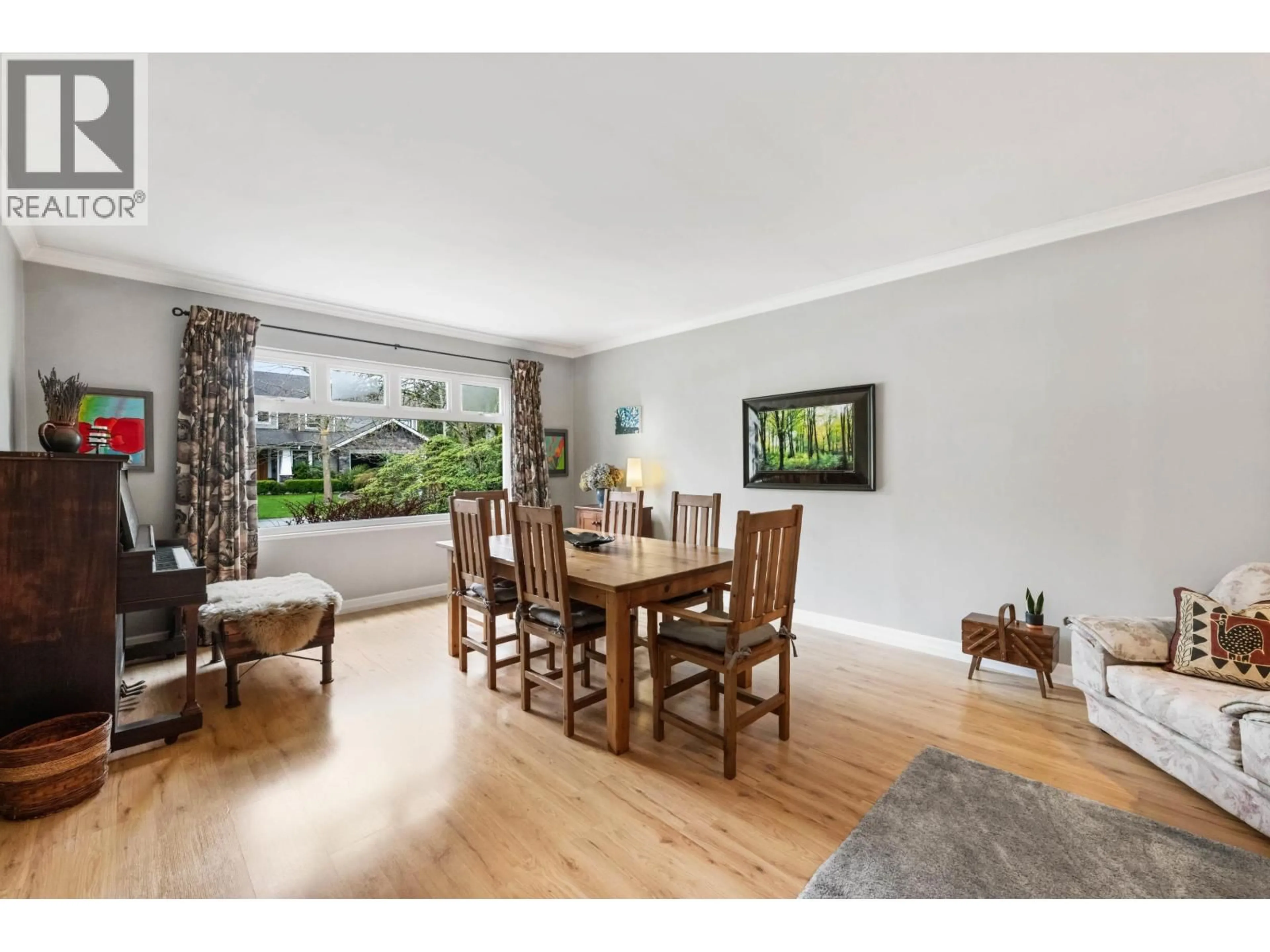 Dining room, wood/laminate floor for 4970 DOGWOOD LANE, Delta British Columbia V4M1N2