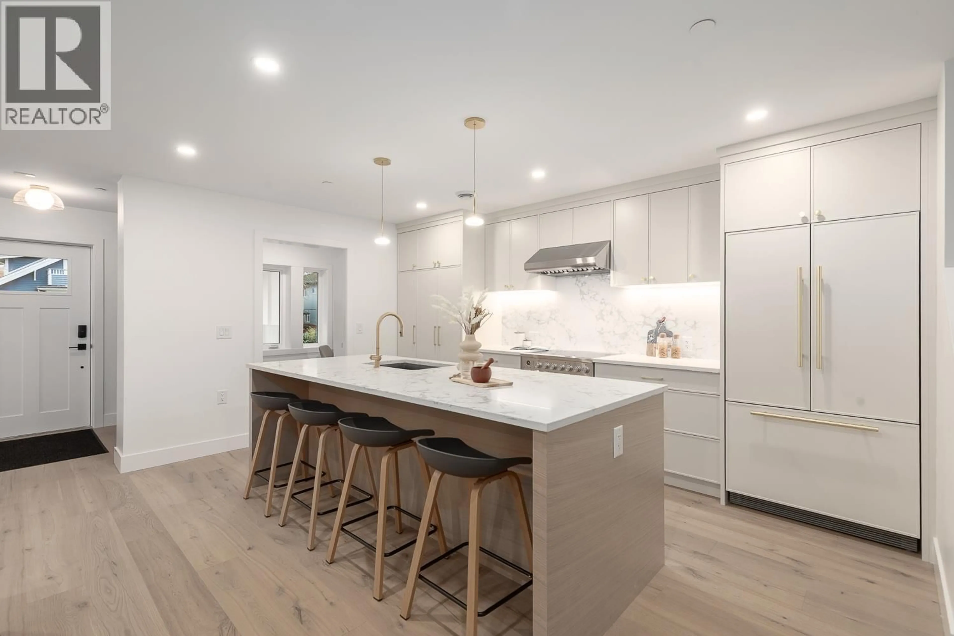 Open concept kitchen, unknown for 458 17TH AVENUE, Vancouver British Columbia V5V1B1