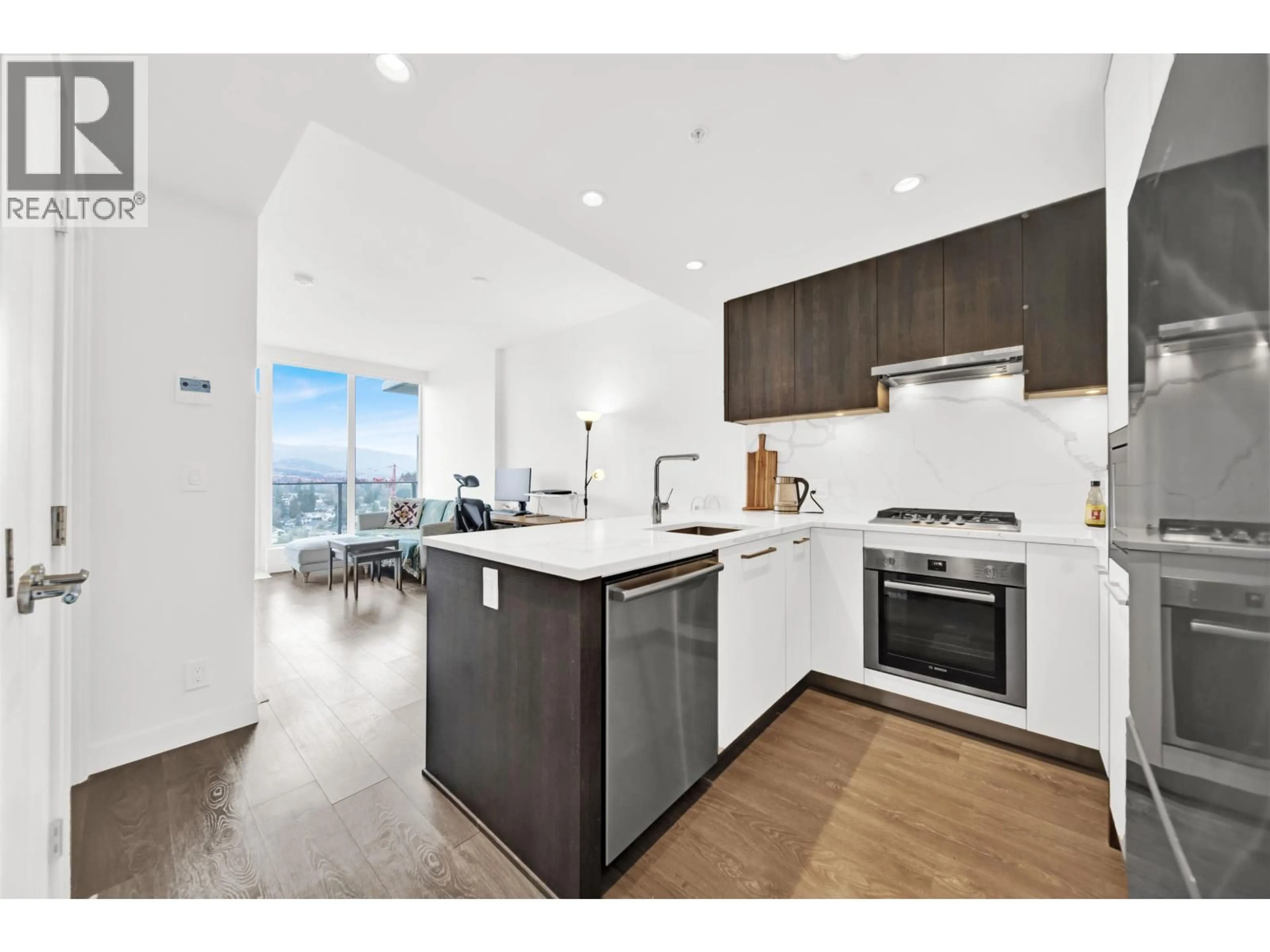 Open concept kitchen, unknown for 2005 - 567 CLARKE ROAD, Coquitlam British Columbia V3J0K7