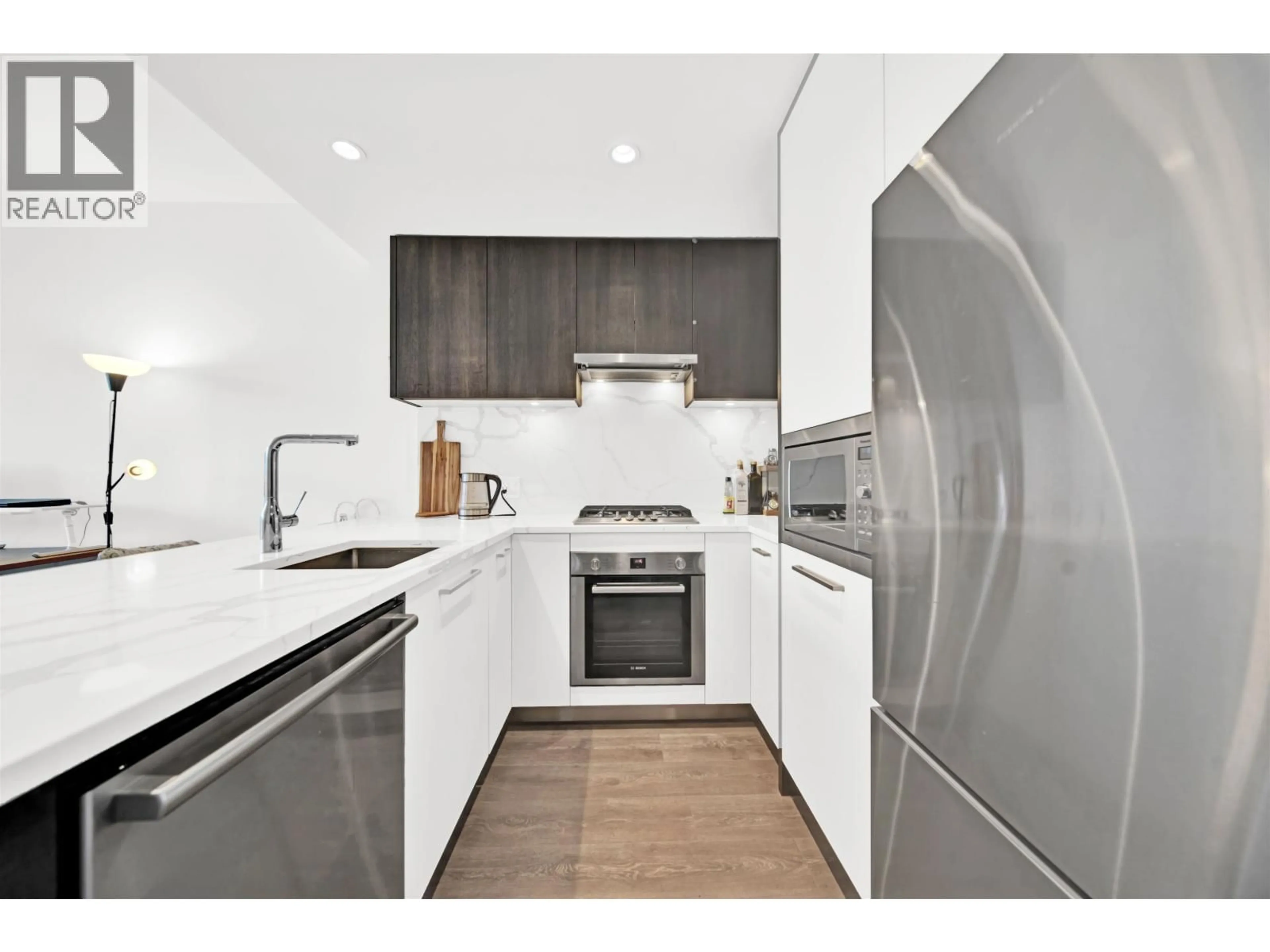 Standard kitchen, unknown for 2005 - 567 CLARKE ROAD, Coquitlam British Columbia V3J0K7